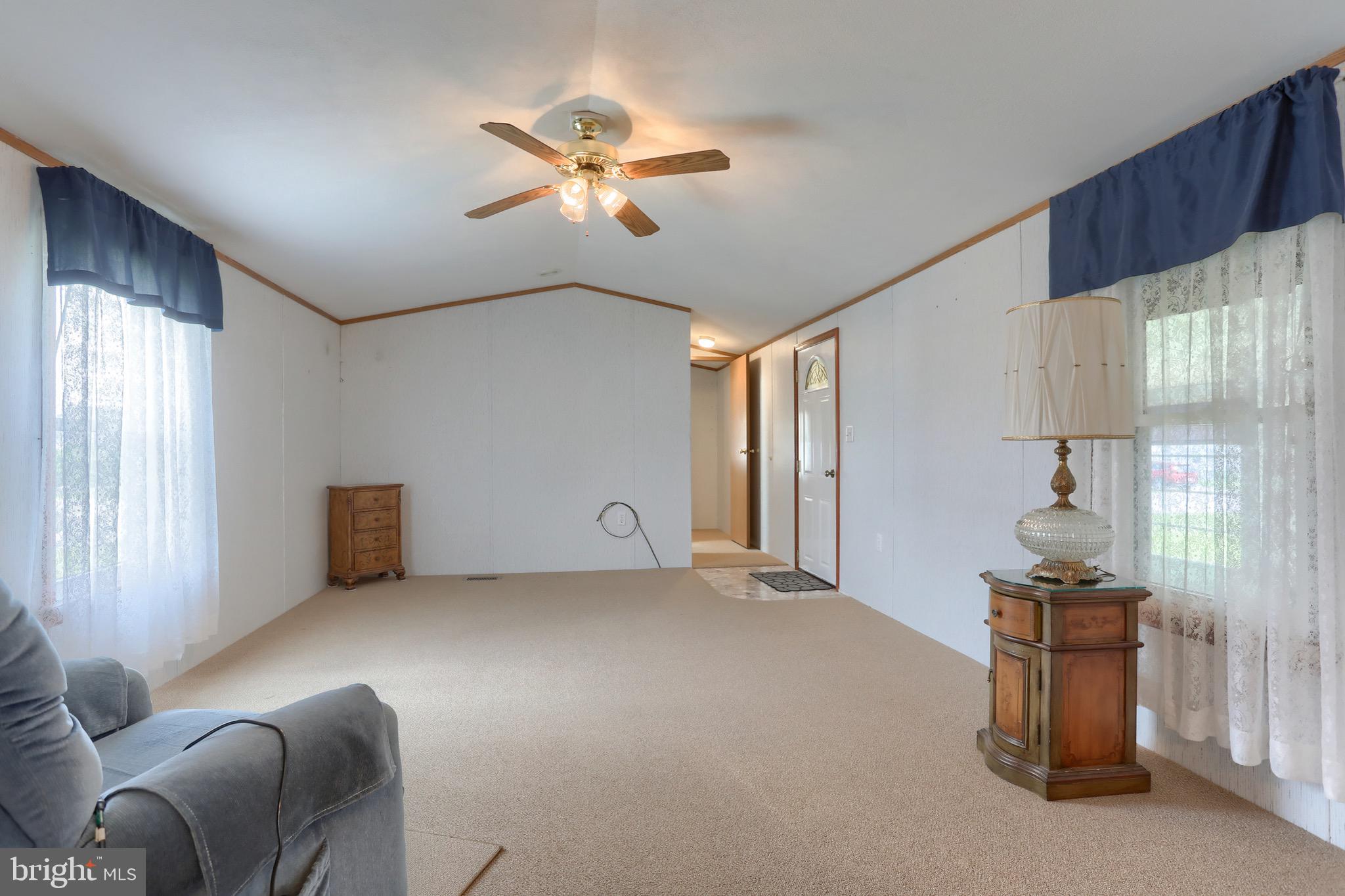 COUNTRY ACRES GOLD - Residential