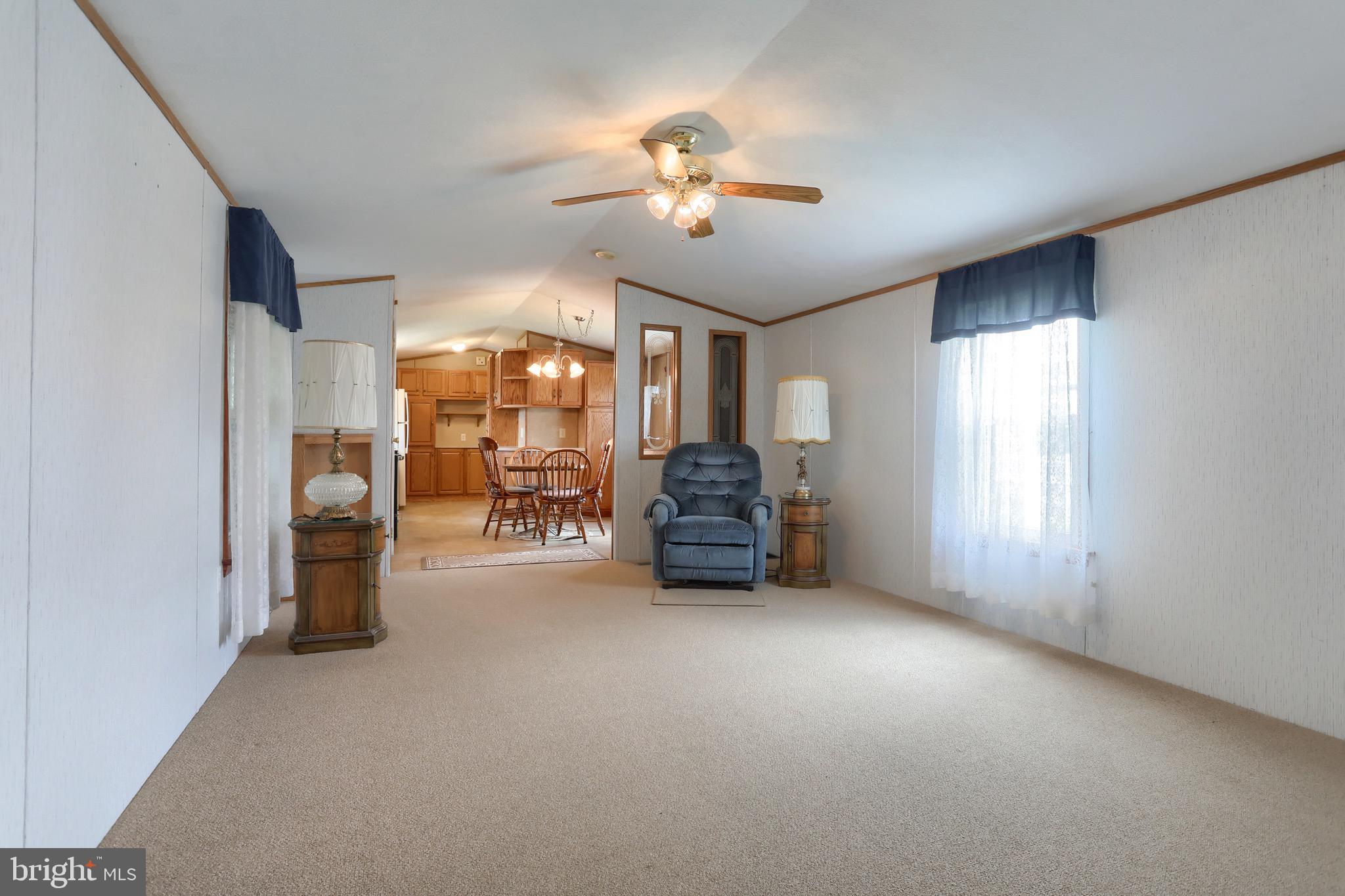 COUNTRY ACRES GOLD - Residential