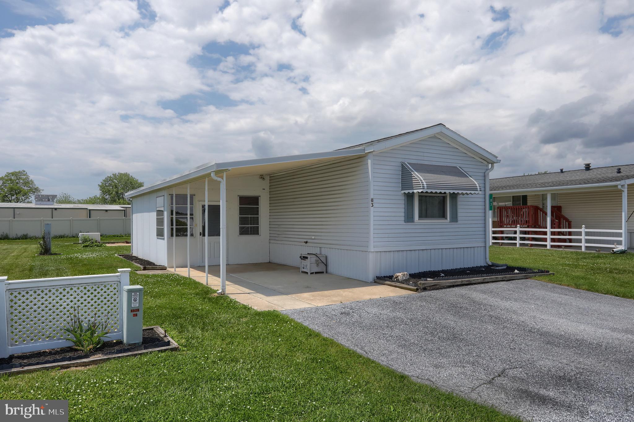 COUNTRY ACRES GOLD - Residential