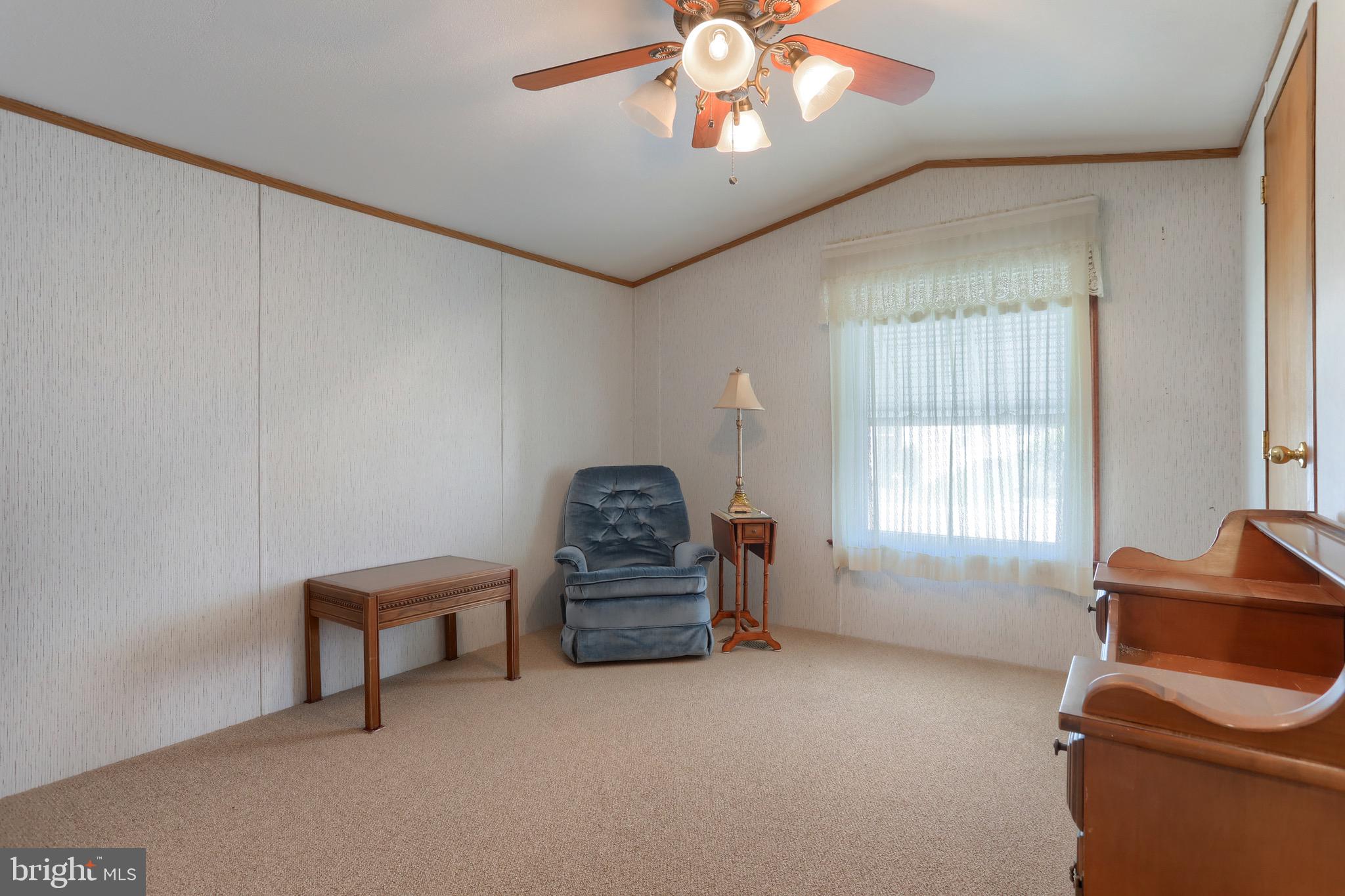 COUNTRY ACRES GOLD - Residential