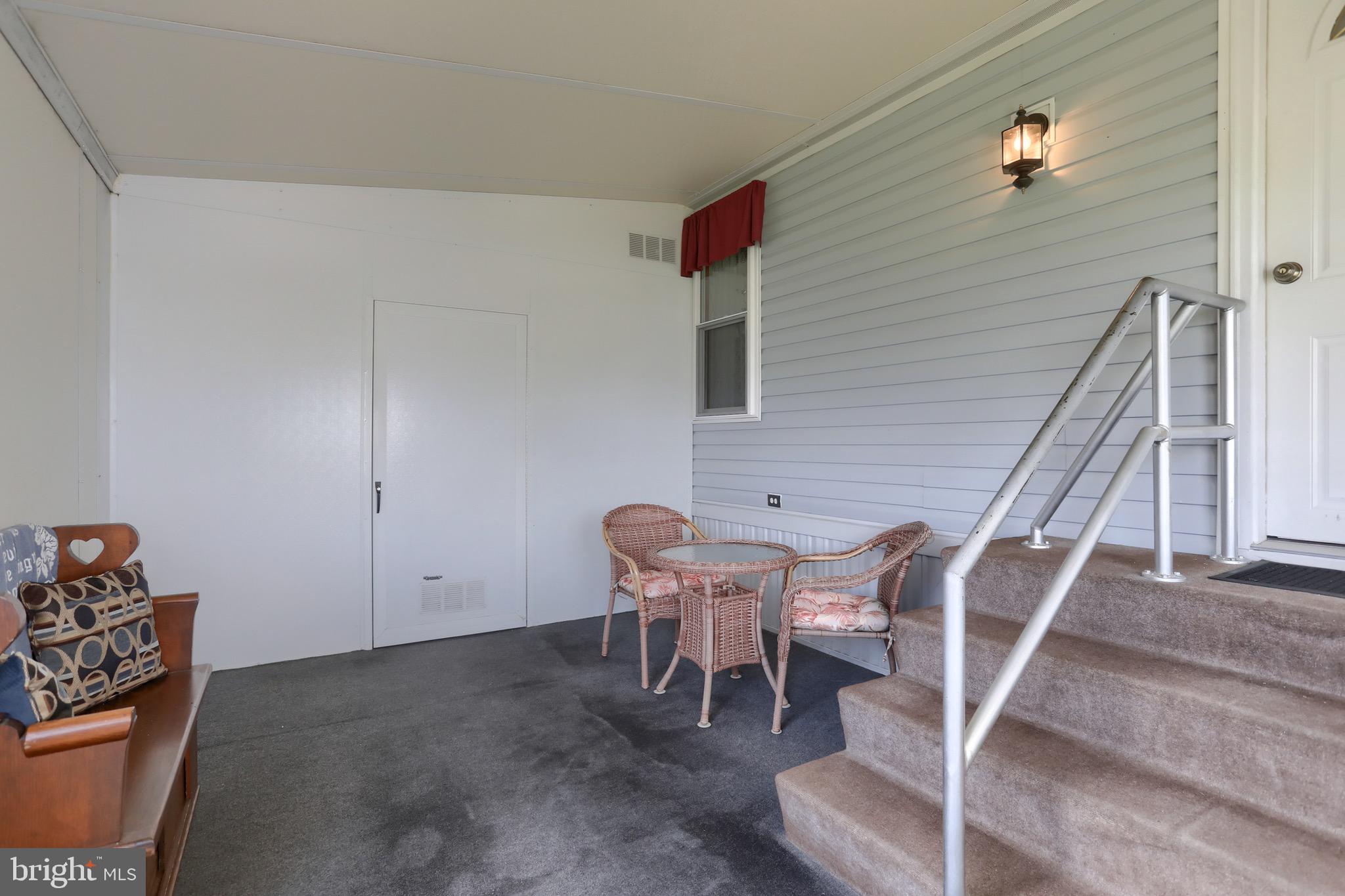 COUNTRY ACRES GOLD - Residential