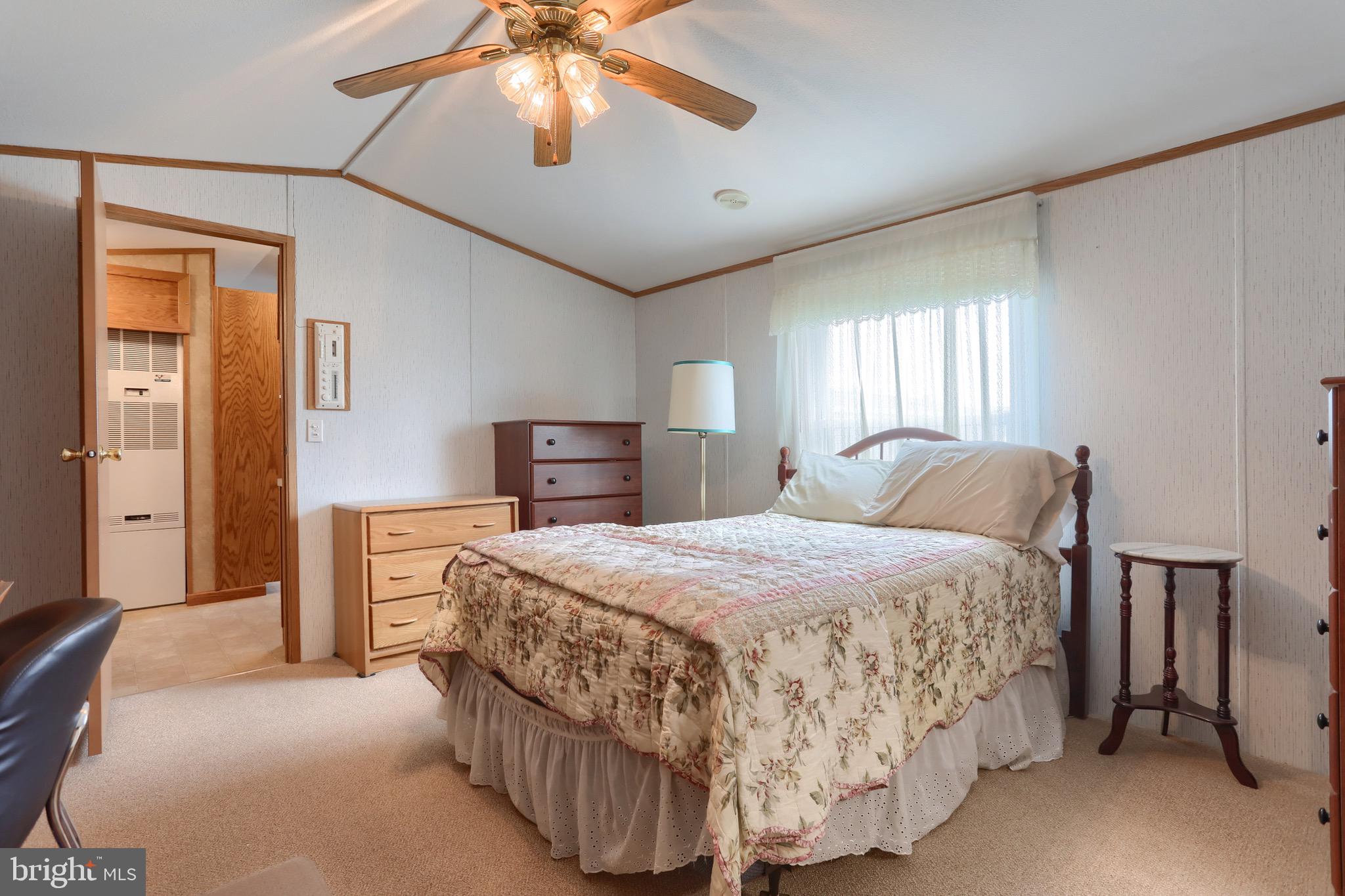 COUNTRY ACRES GOLD - Residential