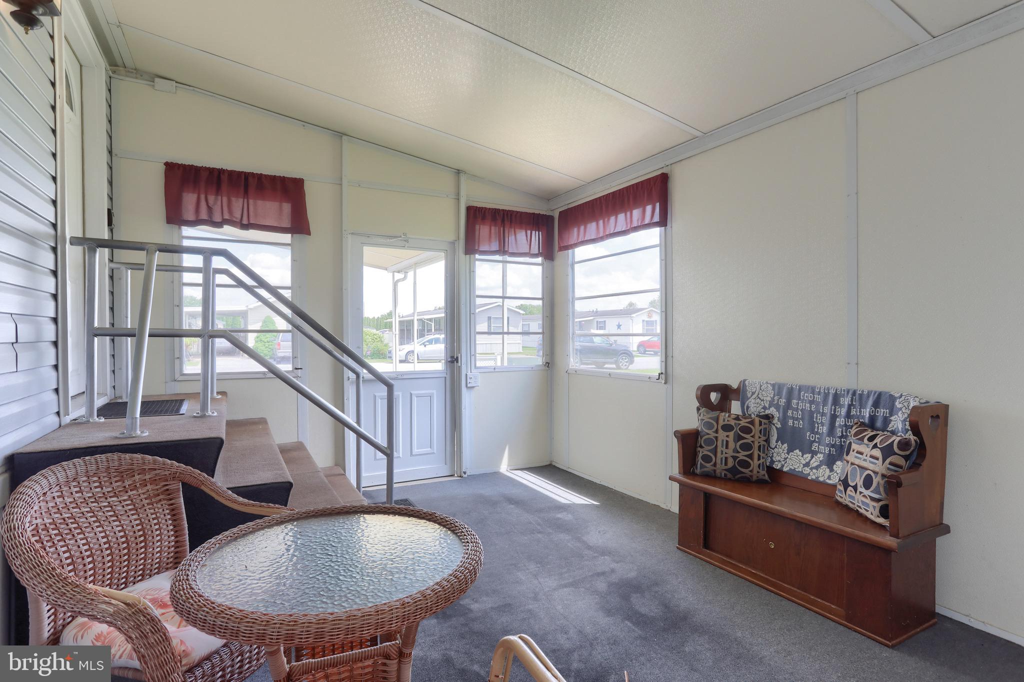 COUNTRY ACRES GOLD - Residential