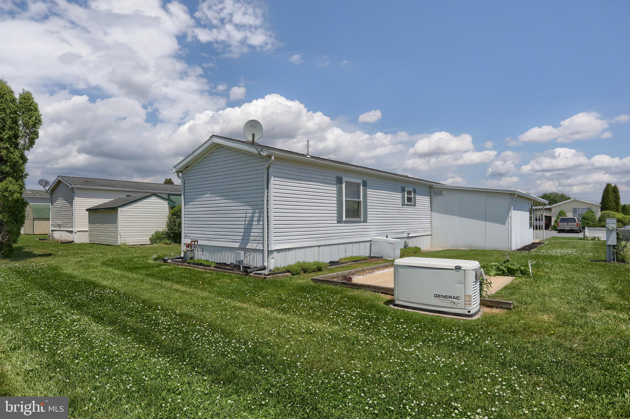 COUNTRY ACRES GOLD - Residential