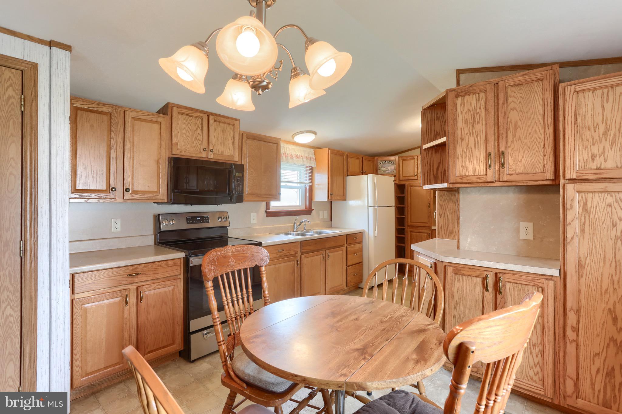 COUNTRY ACRES GOLD - Residential