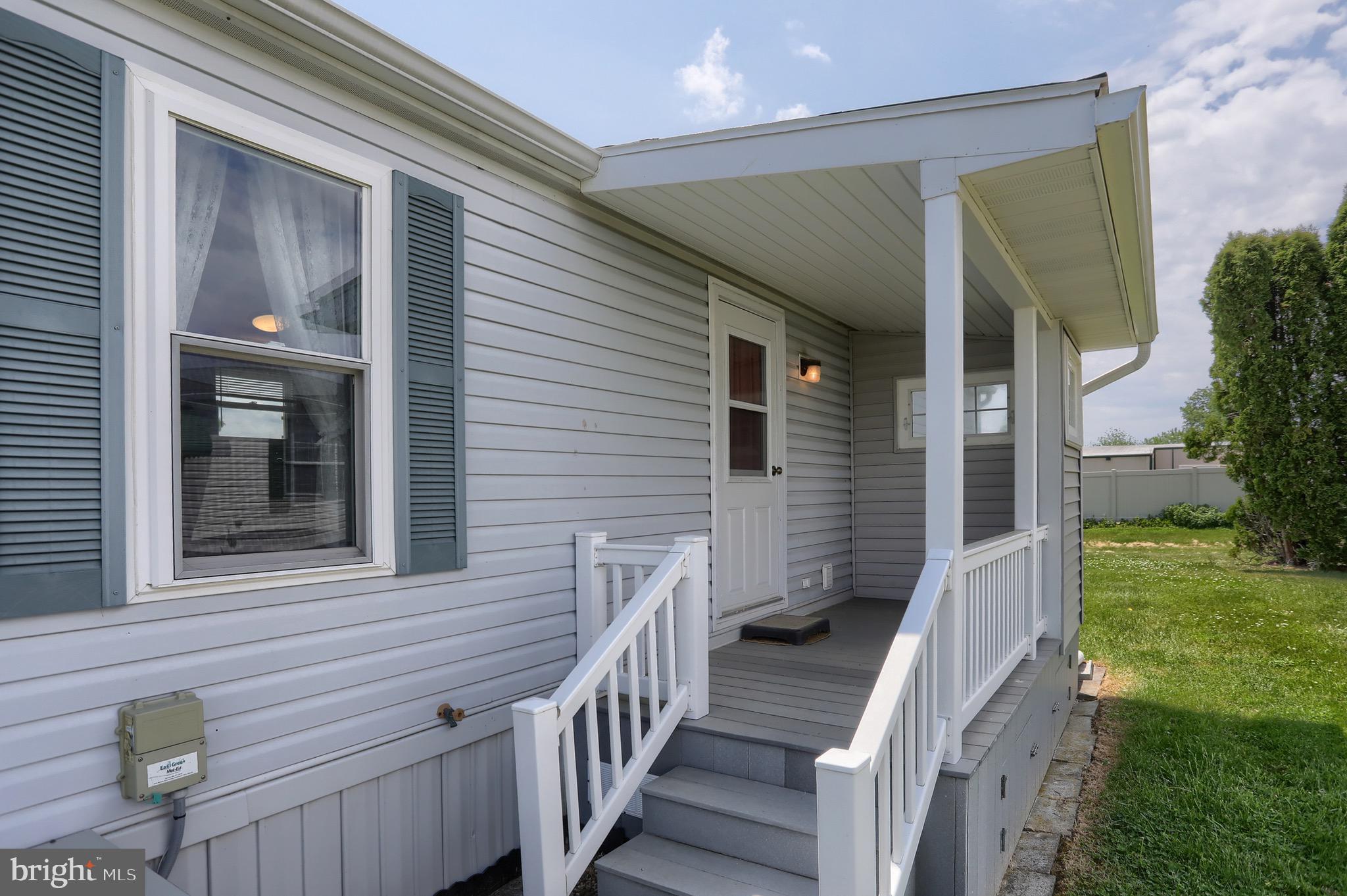 COUNTRY ACRES GOLD - Residential