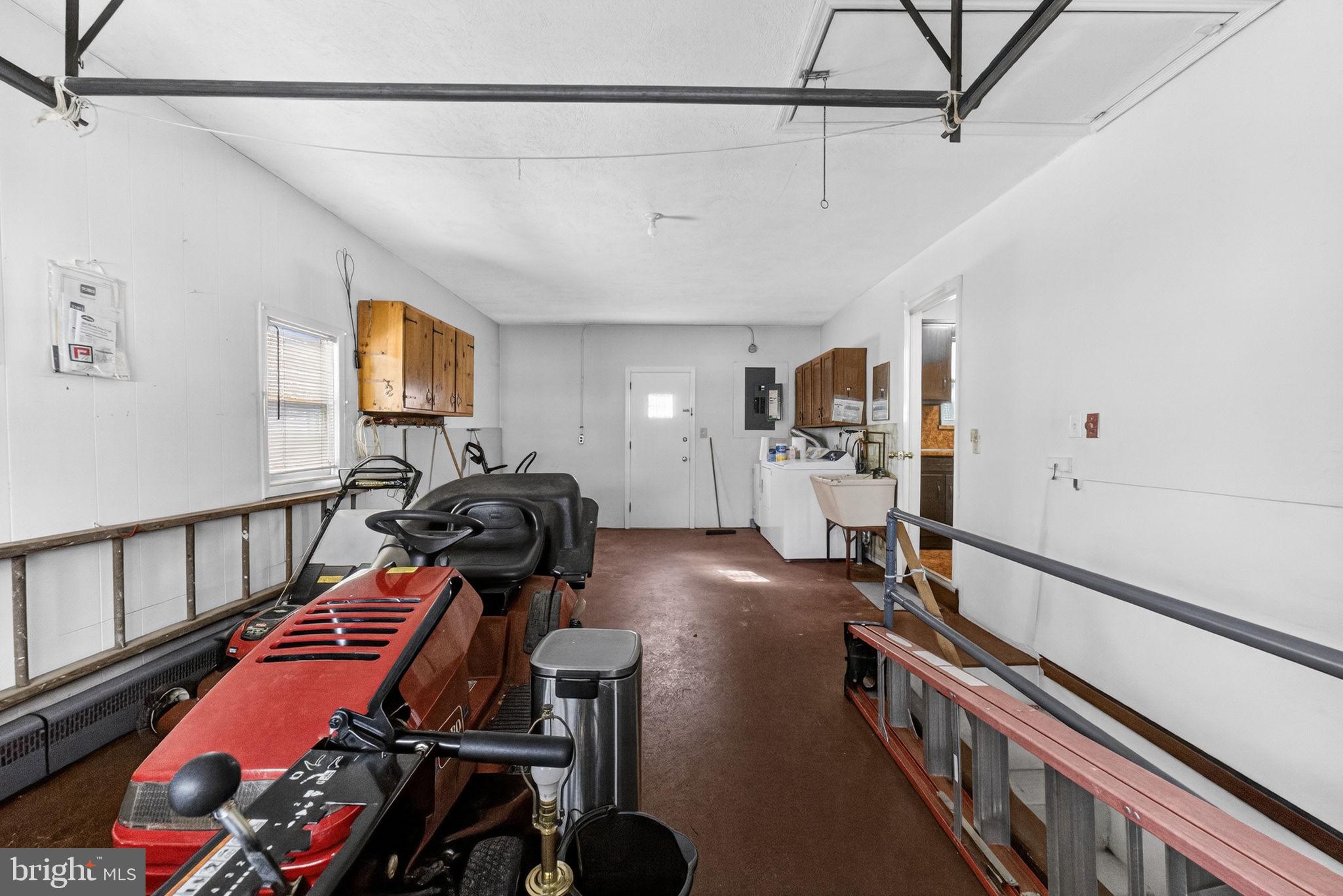 PARKSIDE COURTS - Residential