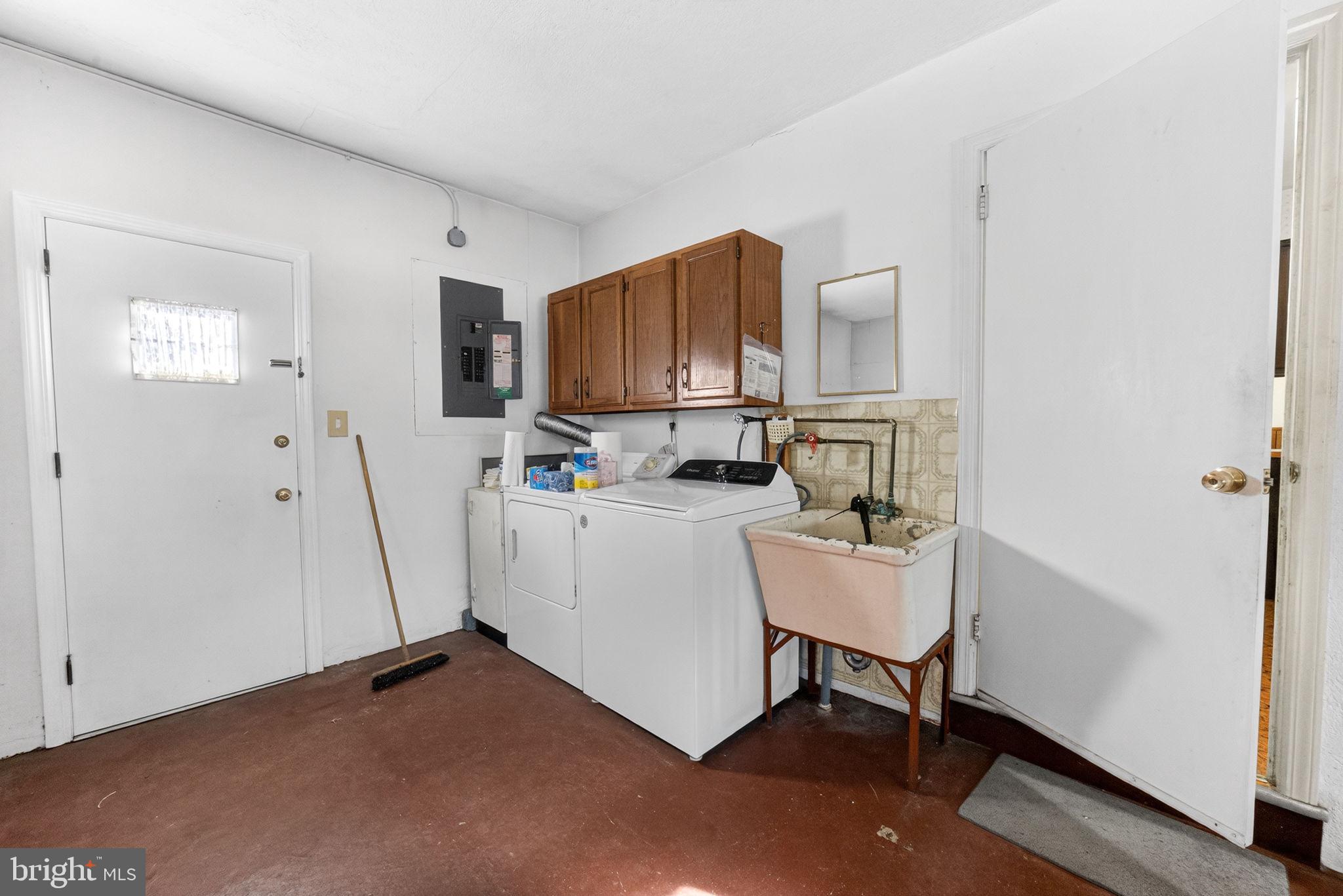 PARKSIDE COURTS - Residential