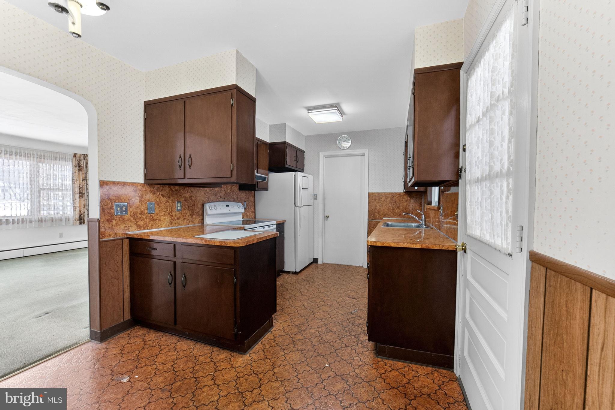 PARKSIDE COURTS - Residential