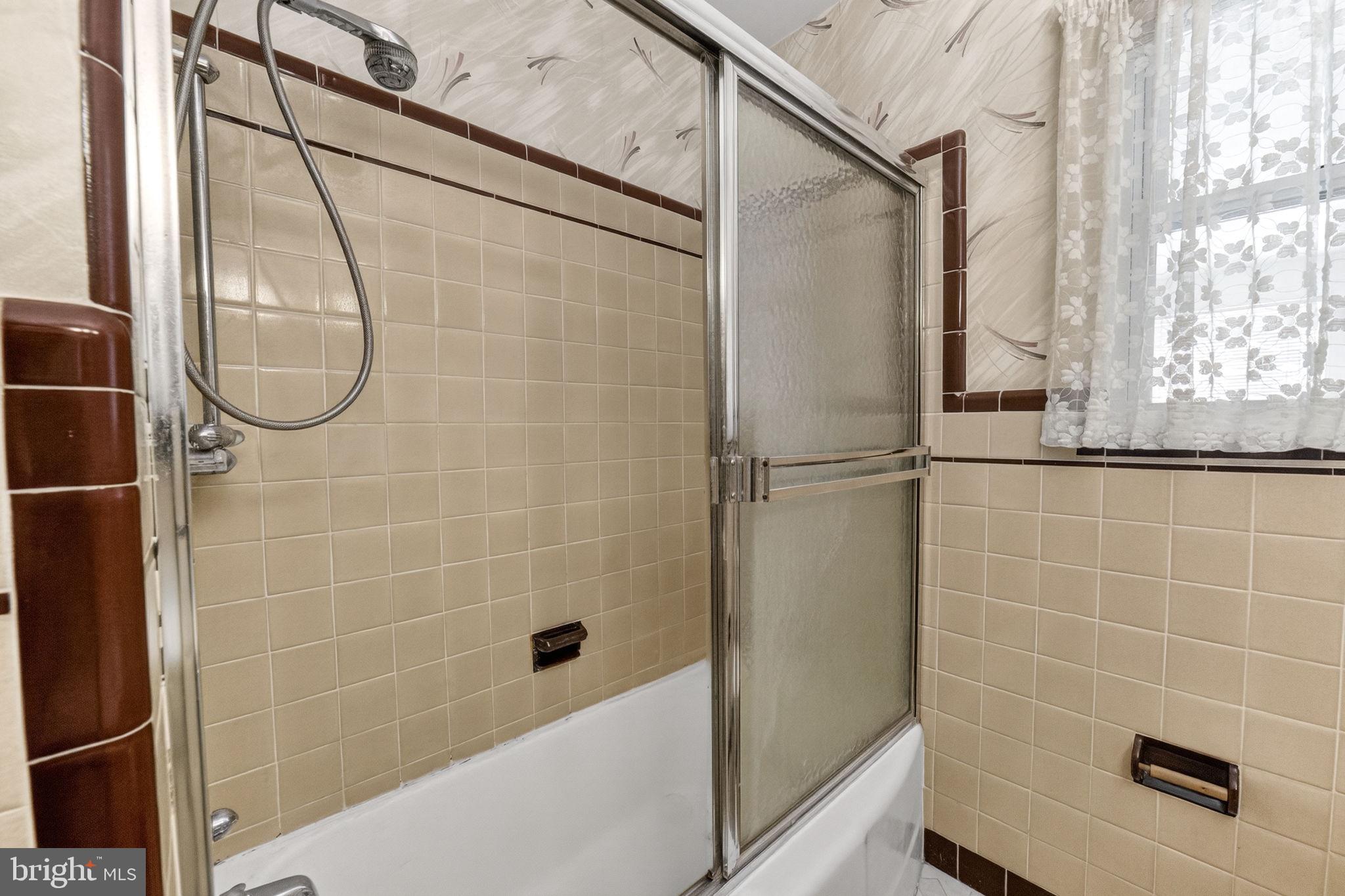 PARKSIDE COURTS - Residential