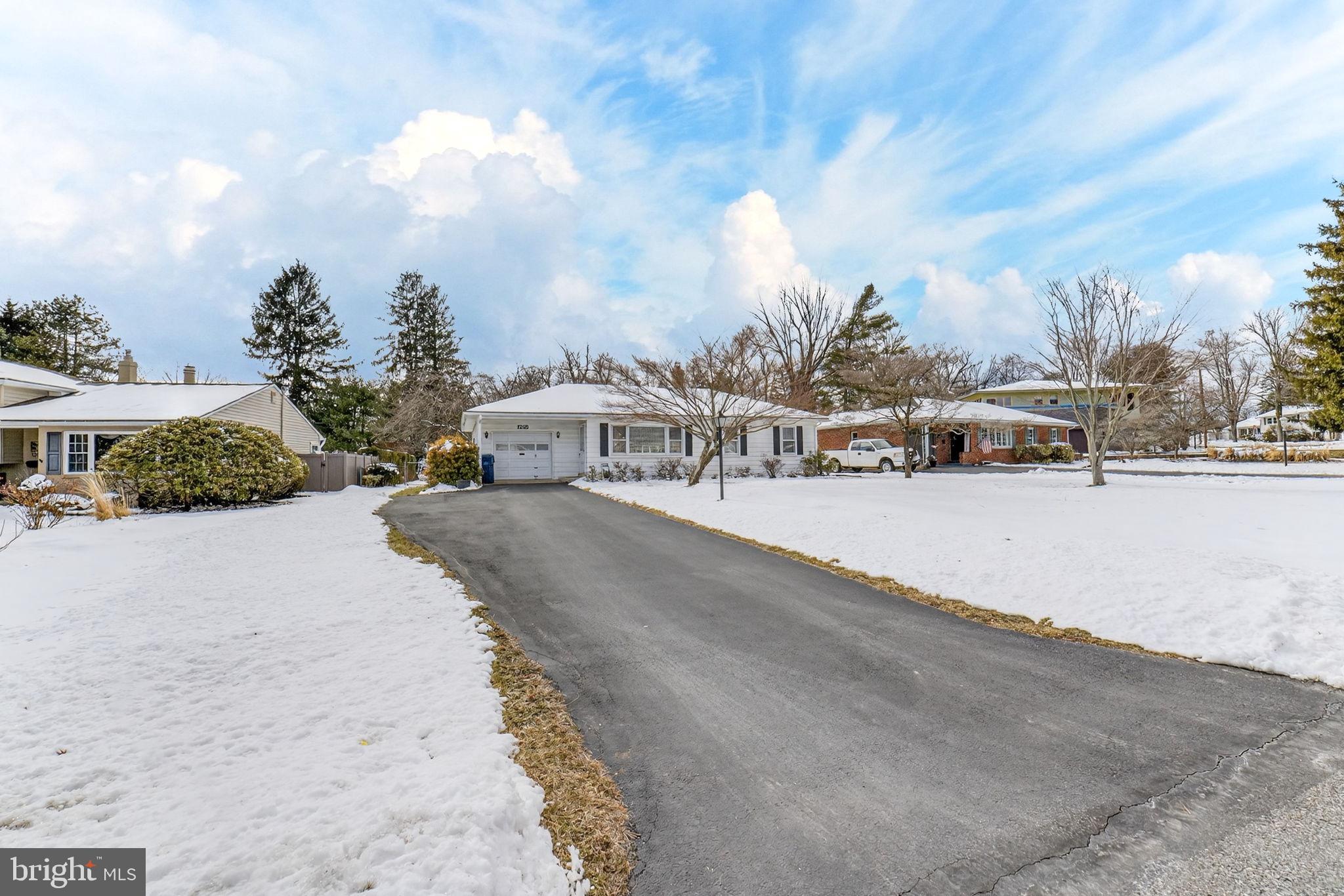 PARKSIDE COURTS - Residential