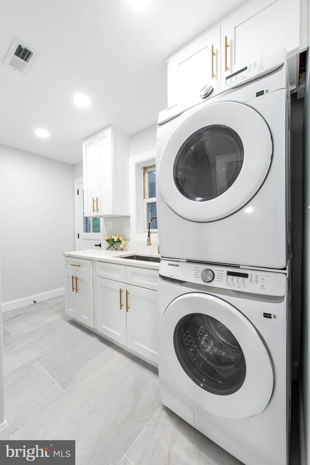 WOODSIDE FOREST - Residential