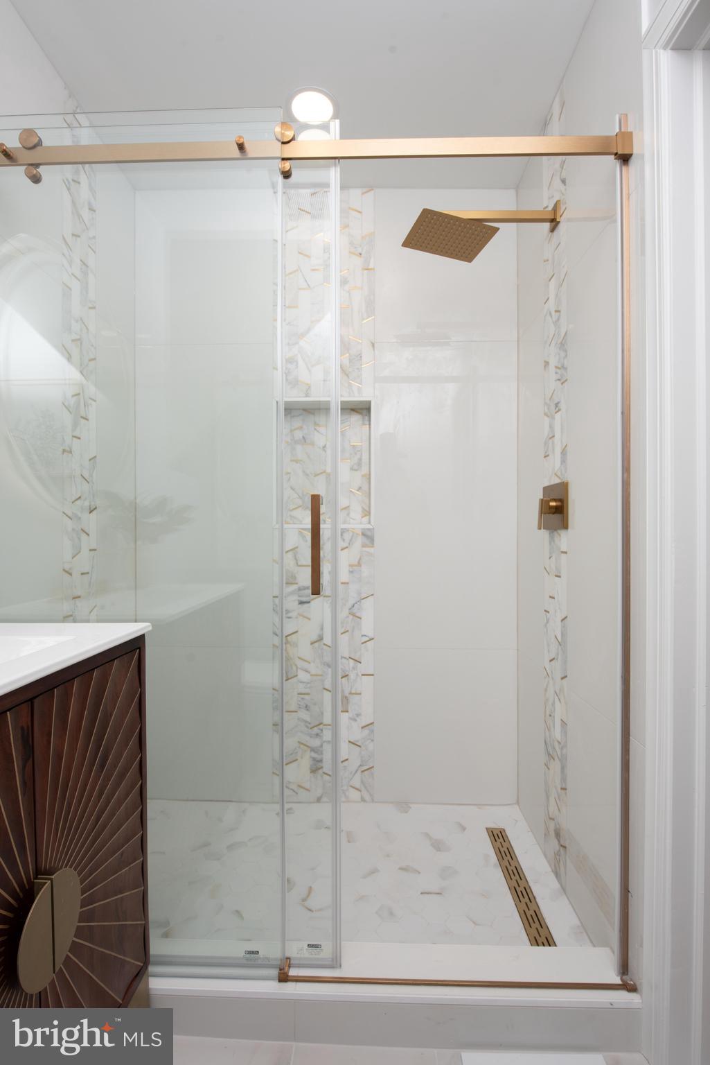 WOODSIDE FOREST - Residential