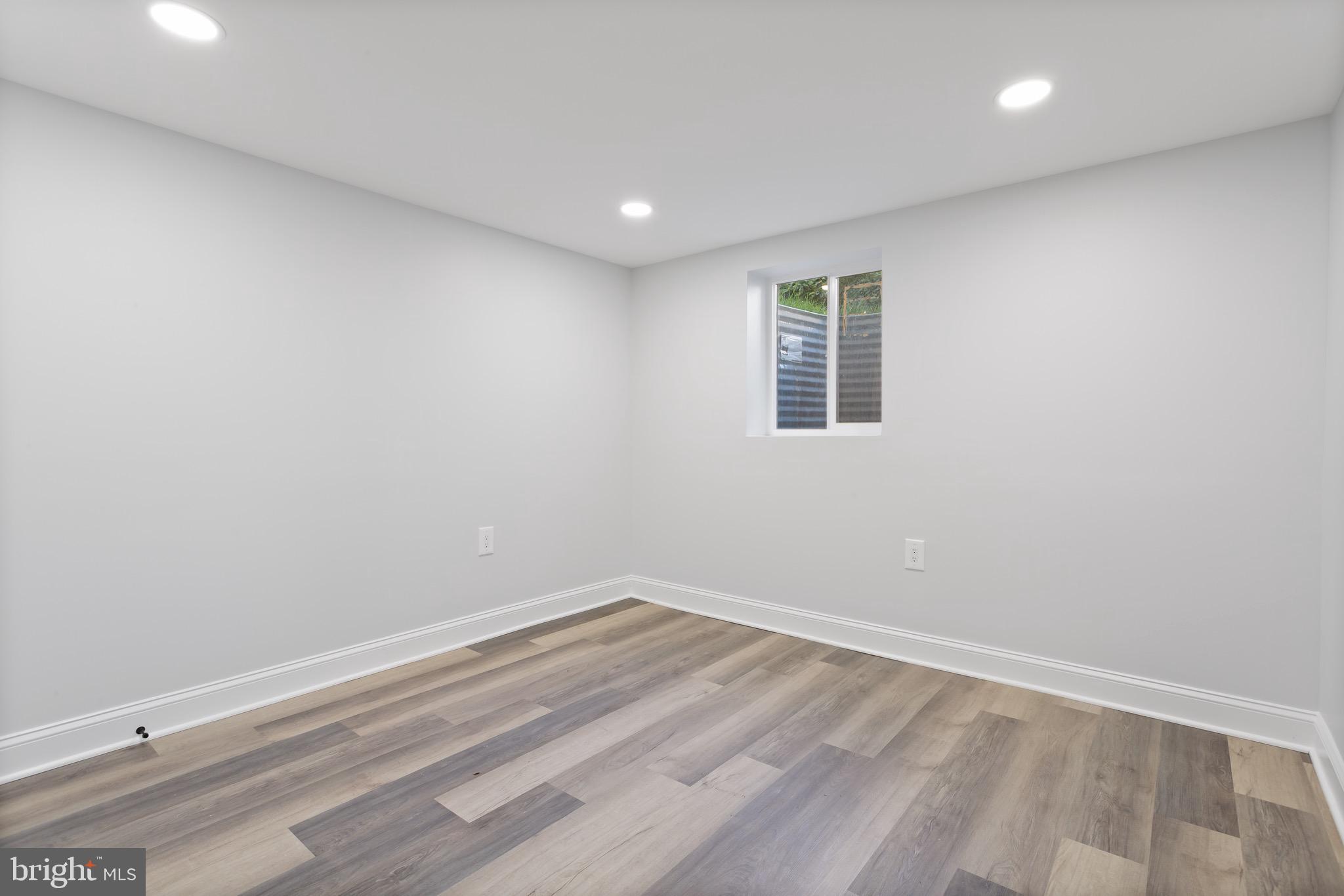 WOODSIDE FOREST - Residential