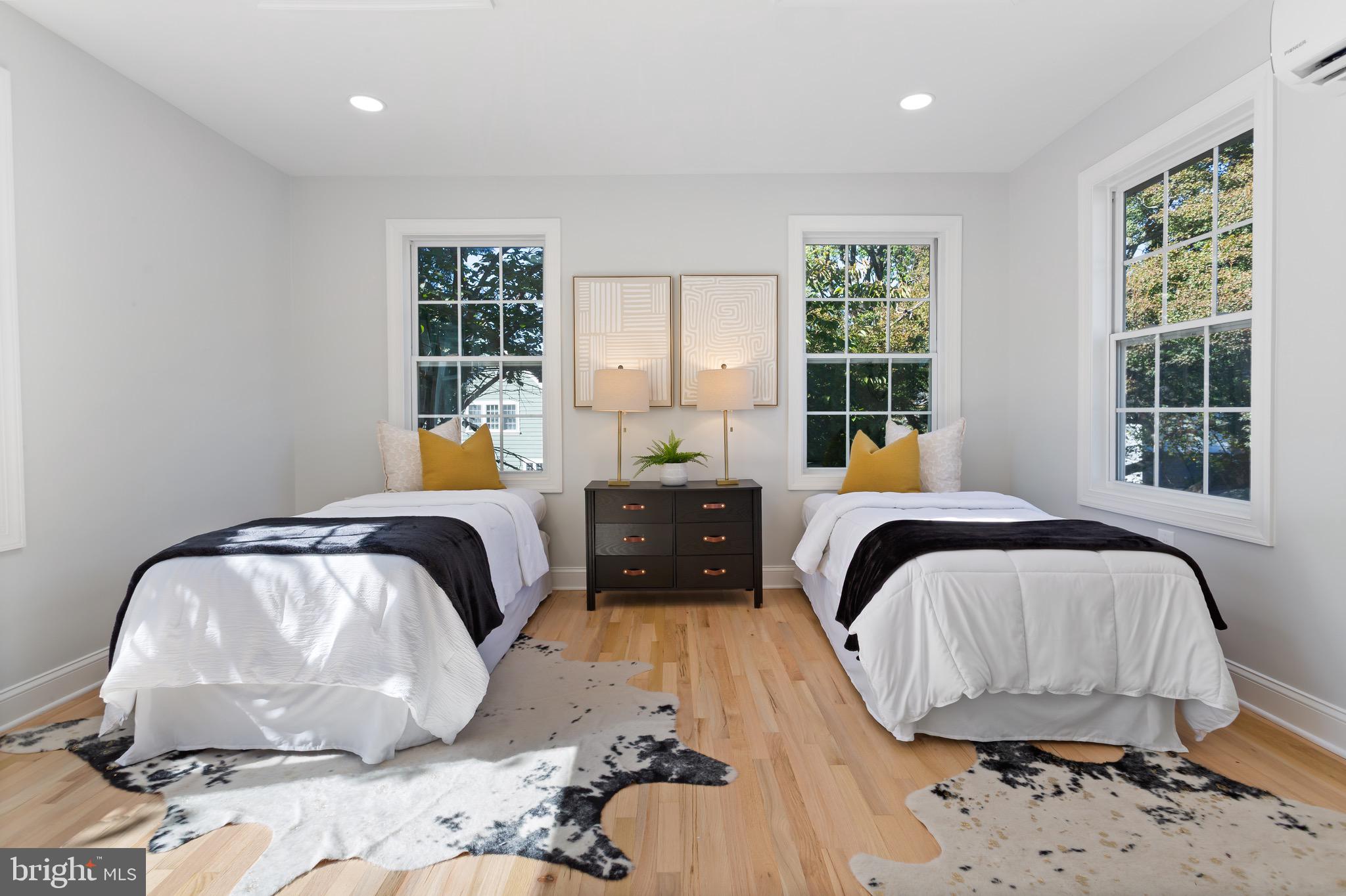 WOODSIDE FOREST - Residential