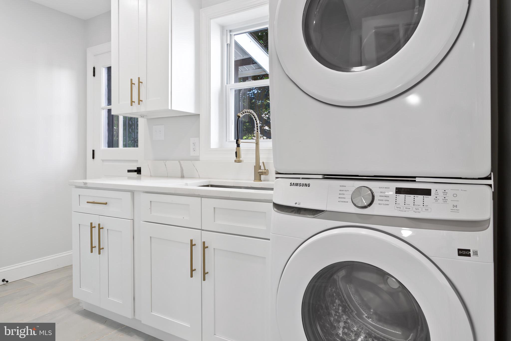 WOODSIDE FOREST - Residential