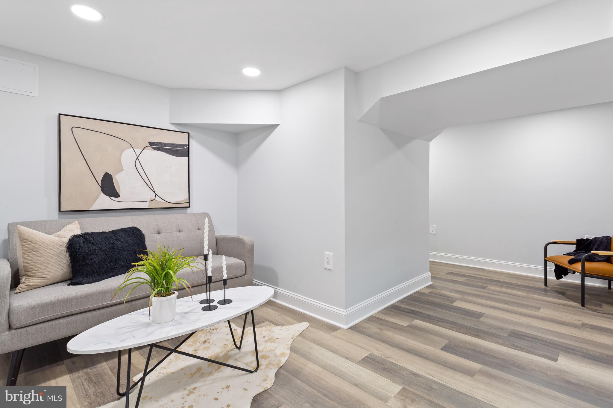 WOODSIDE FOREST - Residential