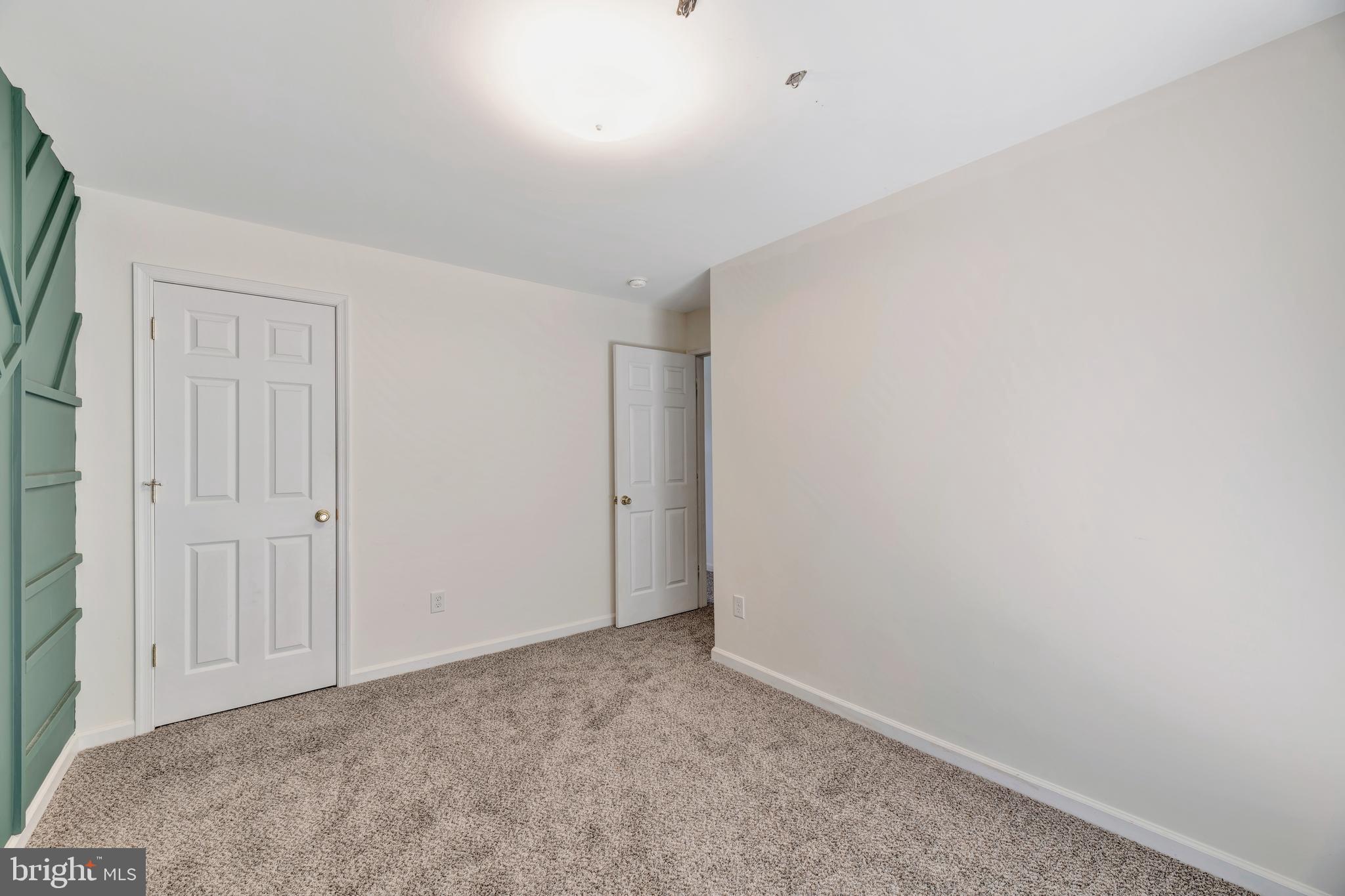 TRINITY VILLAGE - Residential