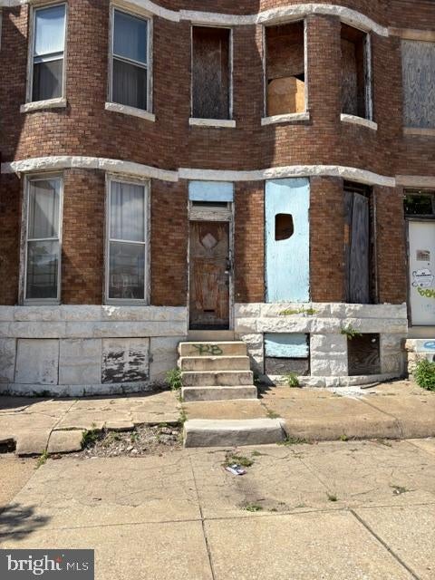 2006 W NORTH AVENUE