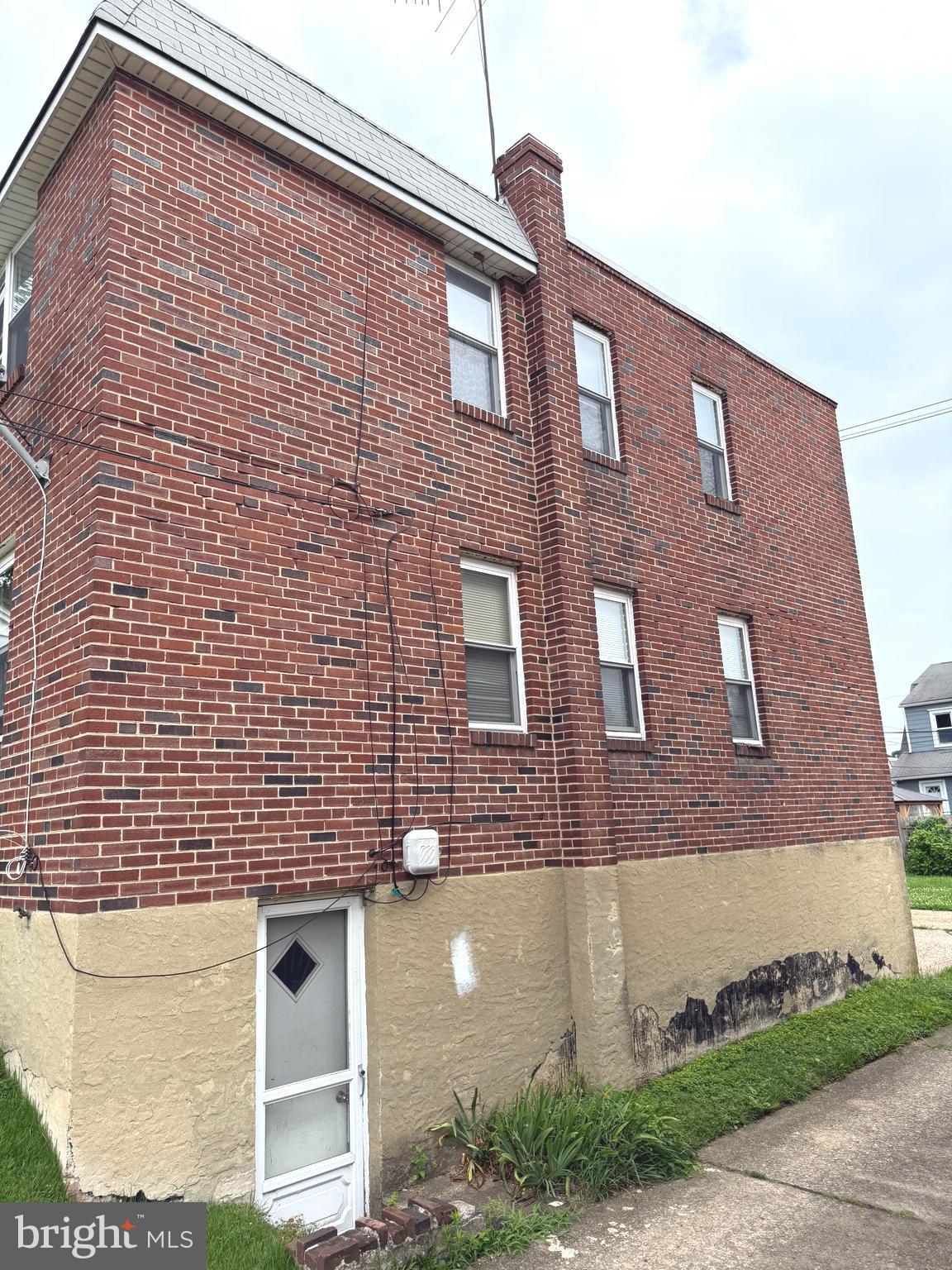1907 FULLER STREET 09