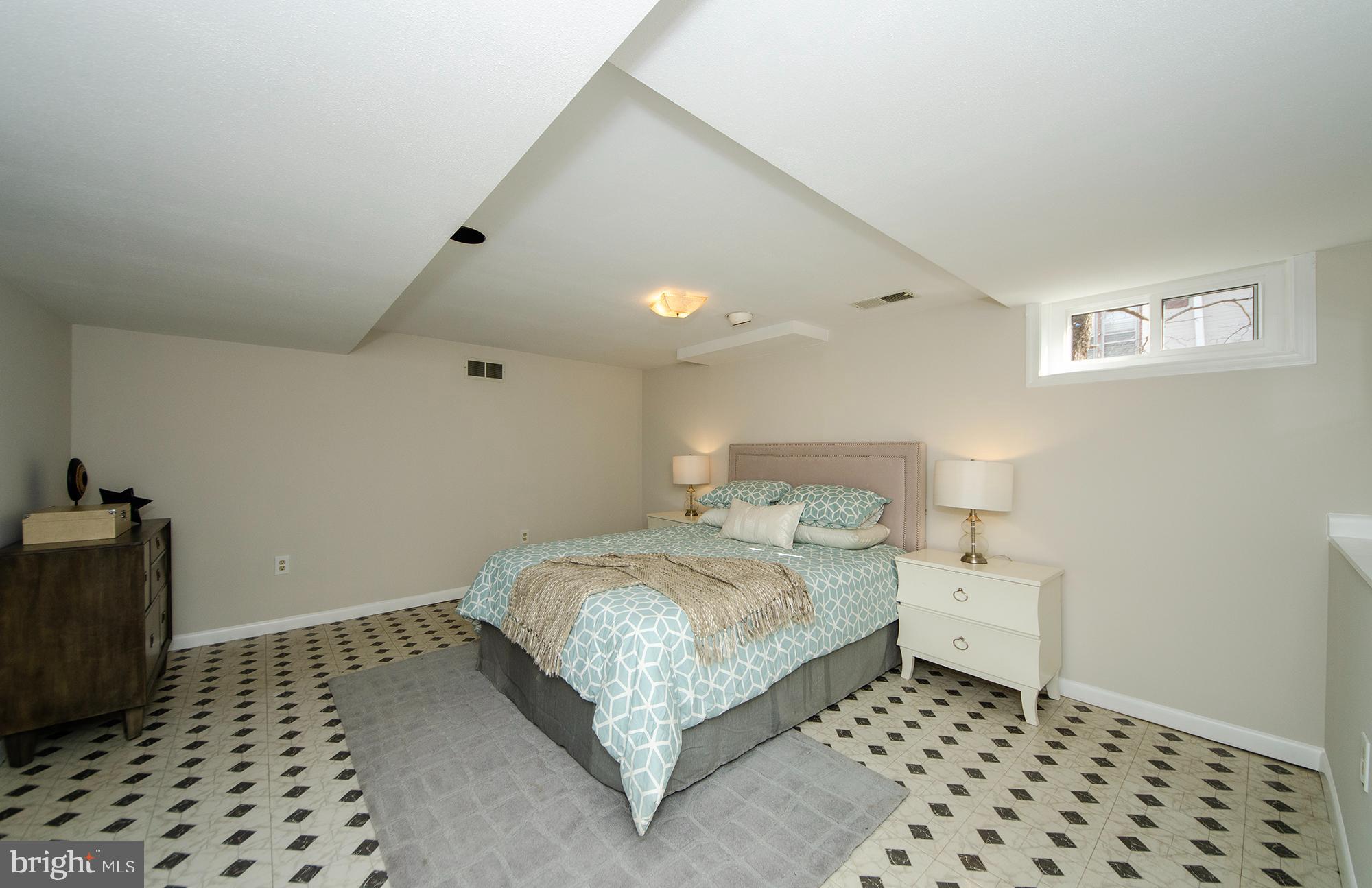 WAYCROFT WOODLAWN - Residential