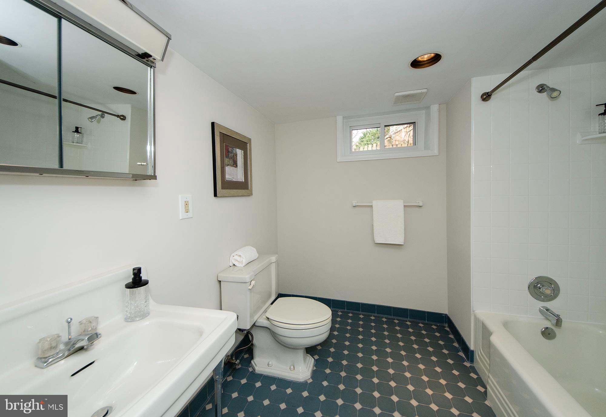 WAYCROFT WOODLAWN - Residential