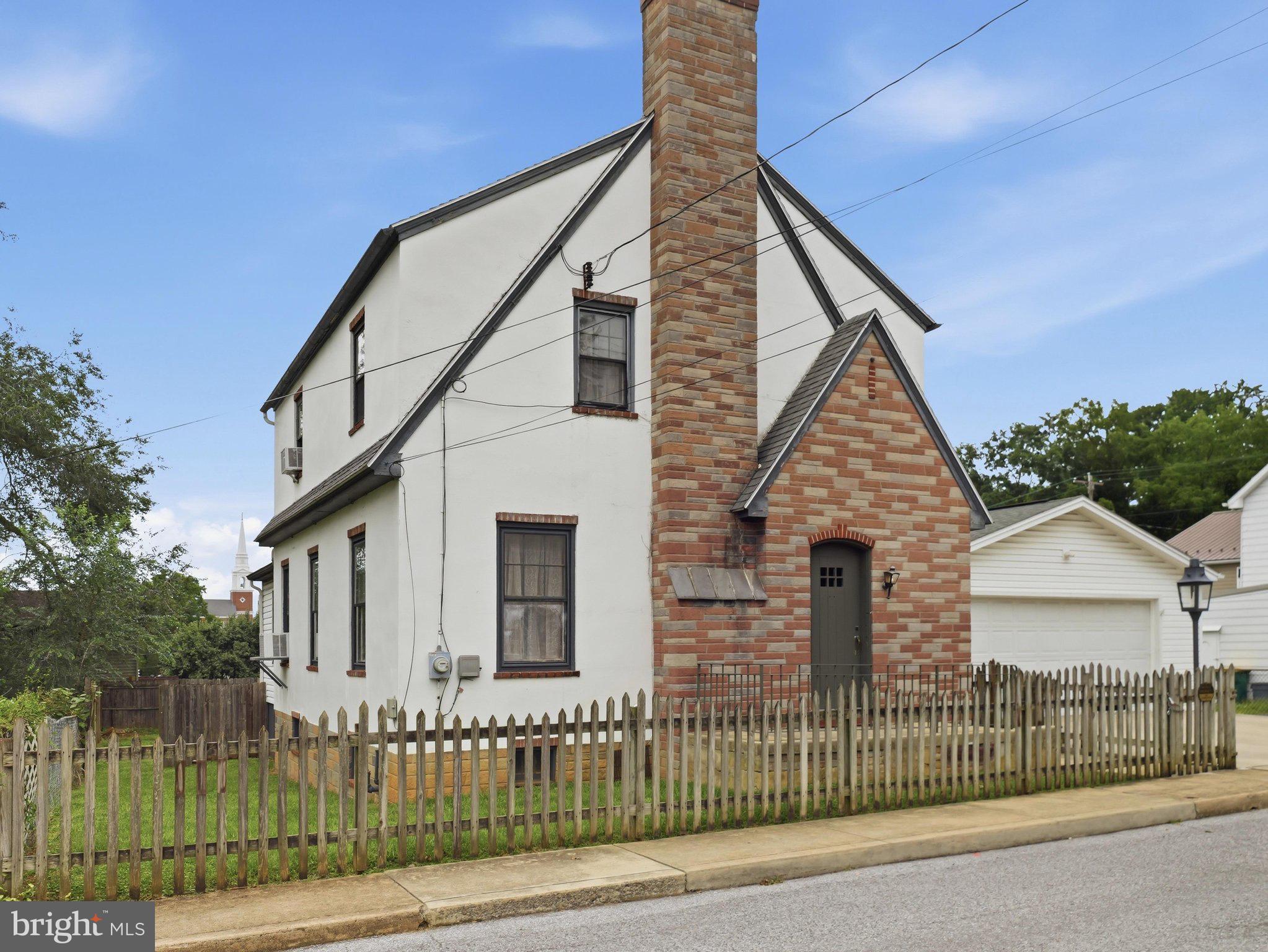 38 COTTAGE STREET