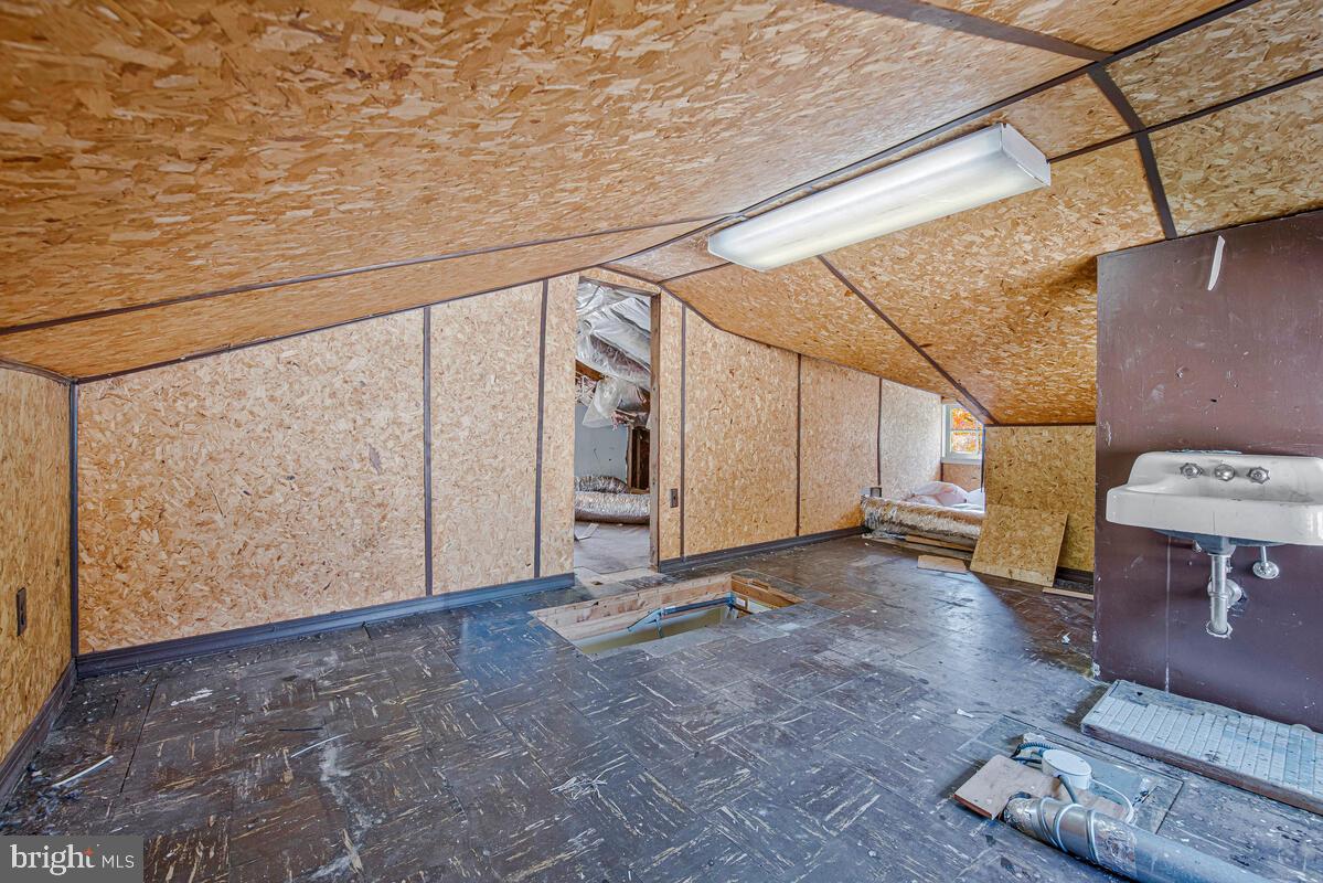 HYATTSVILLE HILLS - Residential