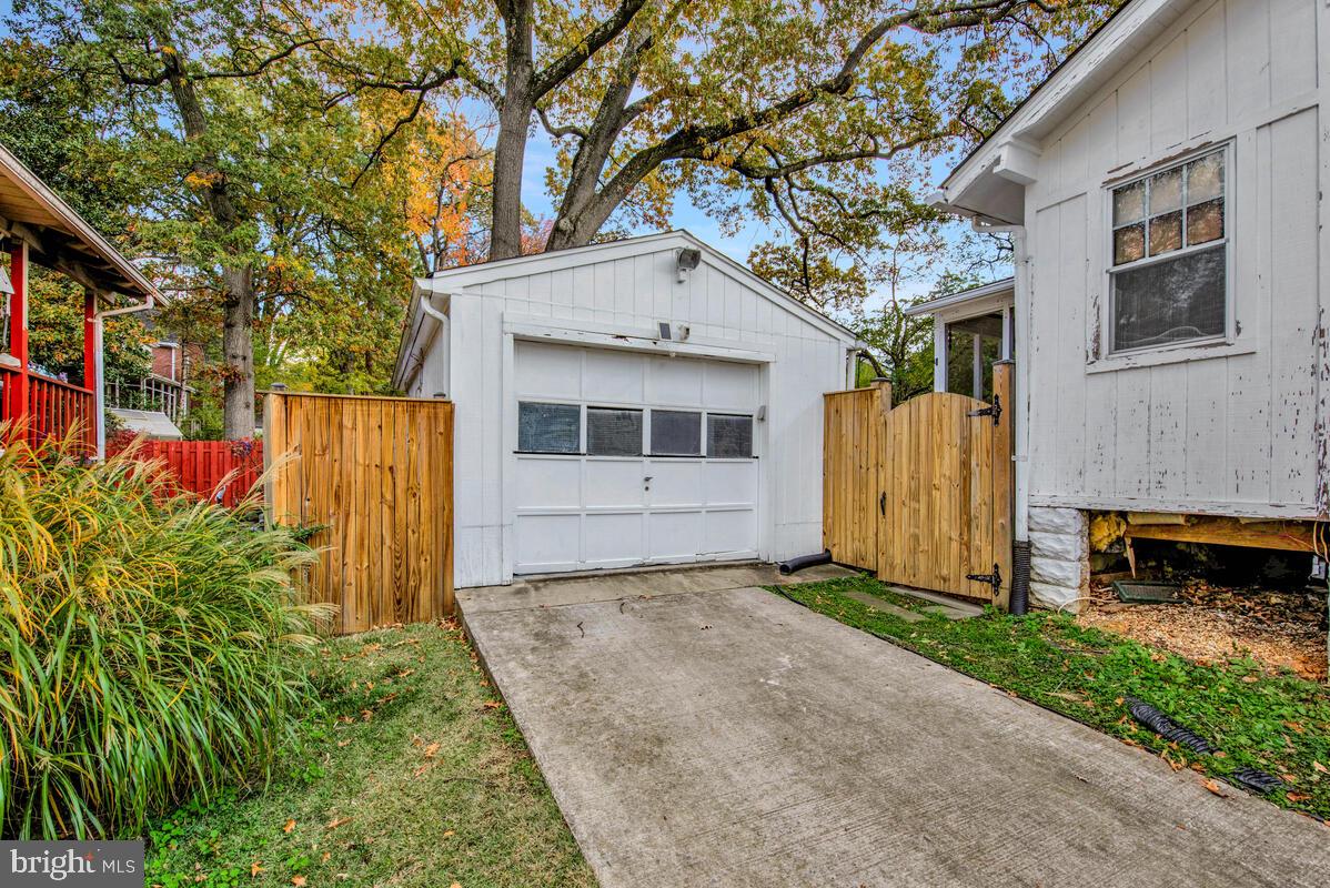 HYATTSVILLE HILLS - Residential