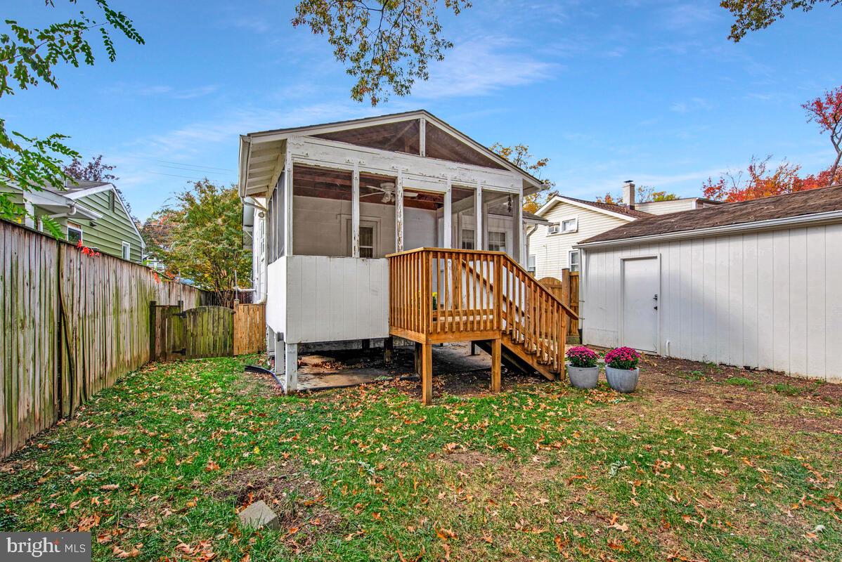 HYATTSVILLE HILLS - Residential