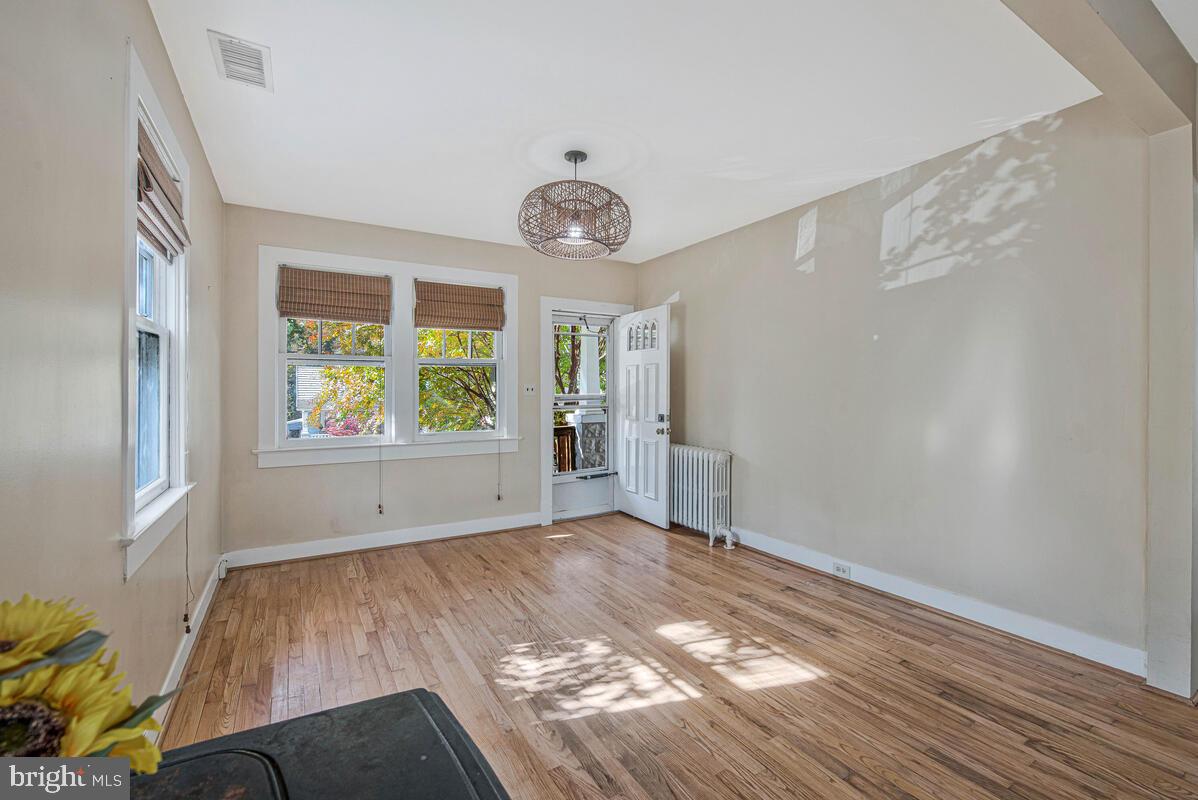 HYATTSVILLE HILLS - Residential