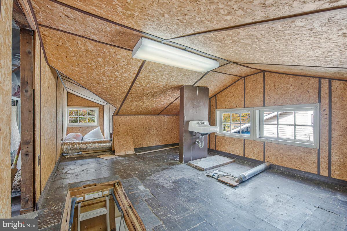 HYATTSVILLE HILLS - Residential