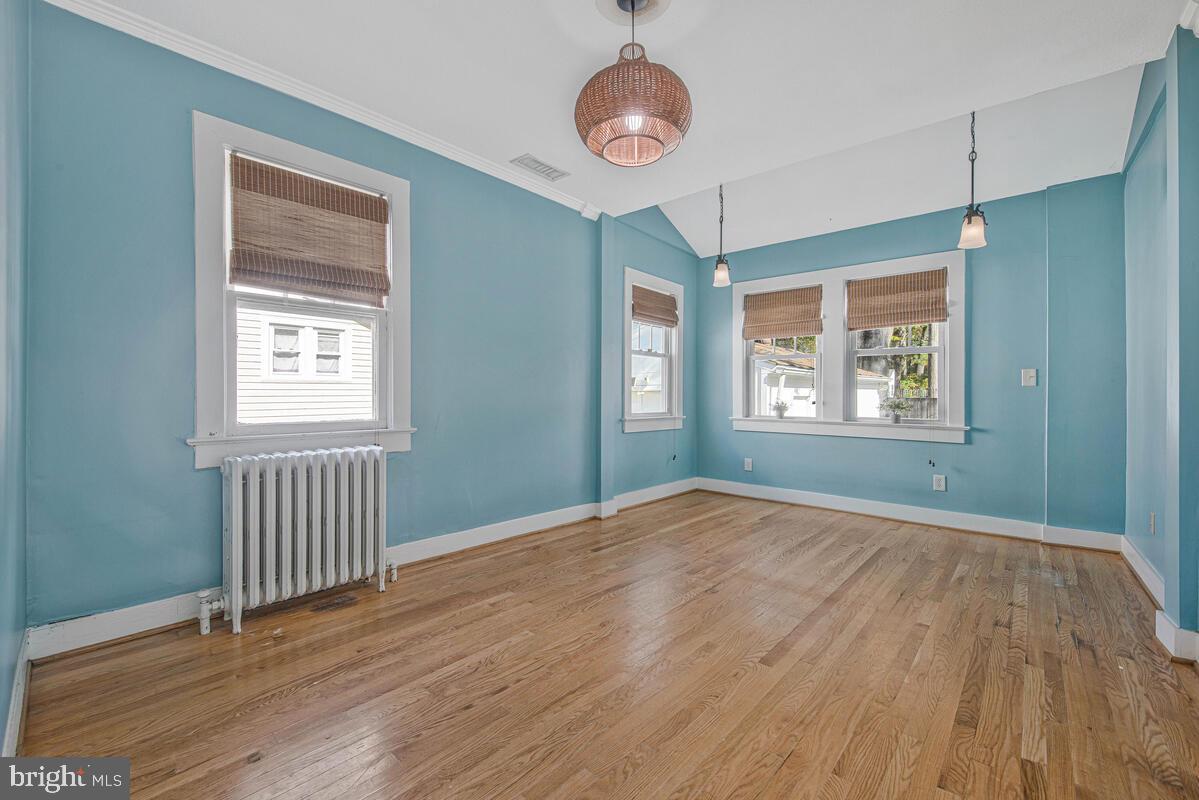 HYATTSVILLE HILLS - Residential