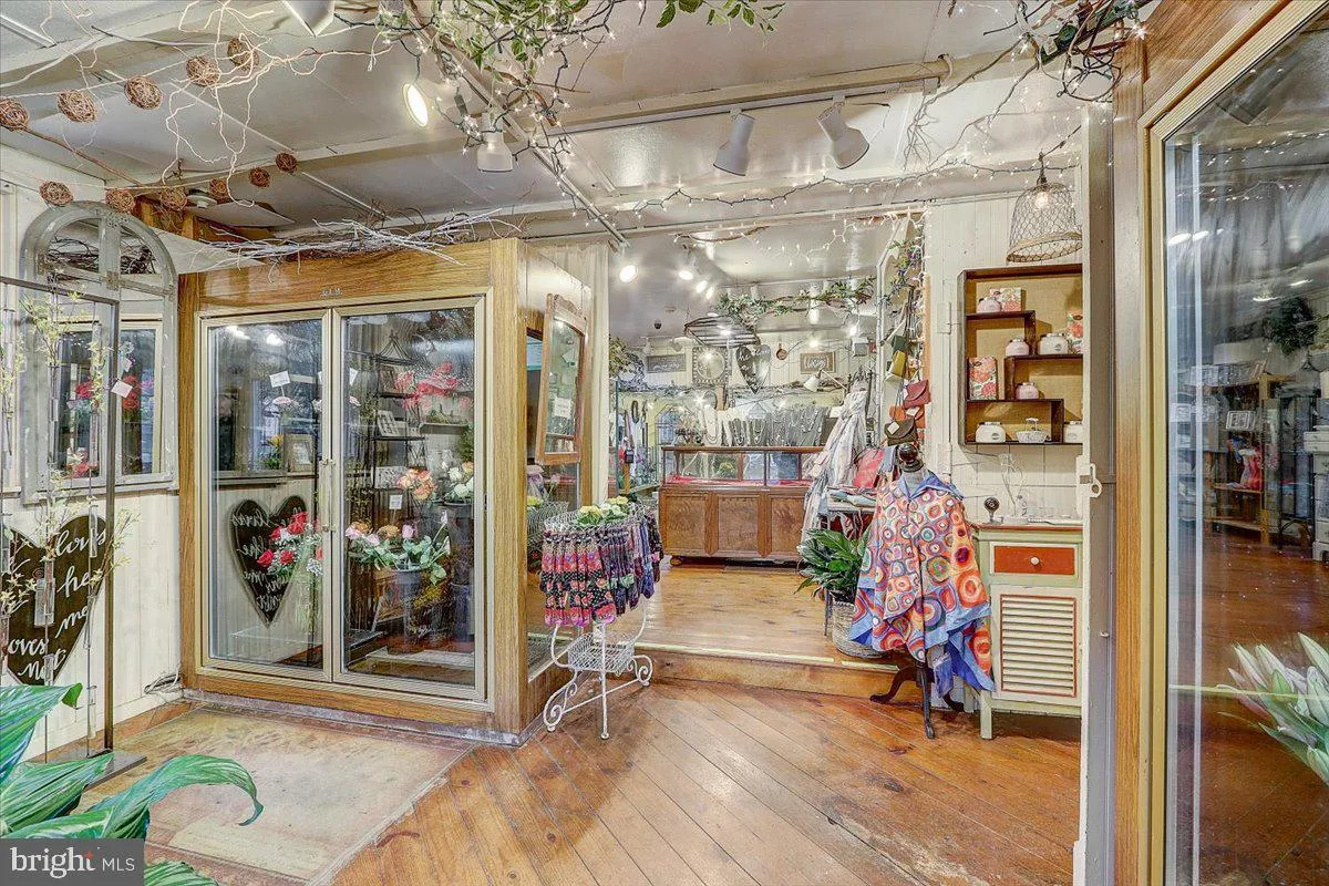 Dresher, Pennsylvania 19025, United States, 5 Bedrooms Bedrooms, ,2 BathroomsBathrooms,Residential,Active,83282