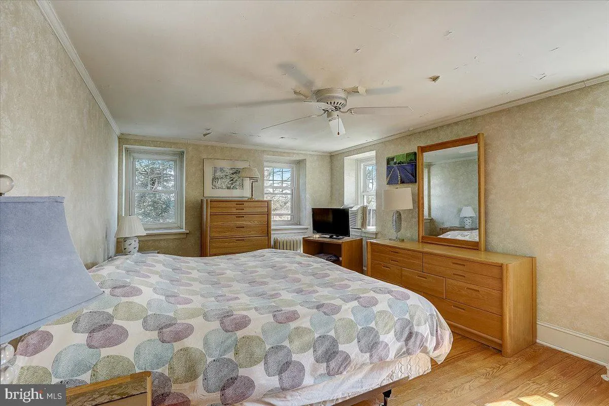 Dresher, Pennsylvania 19025, United States, 5 Bedrooms Bedrooms, ,2 BathroomsBathrooms,Residential,Active,83282