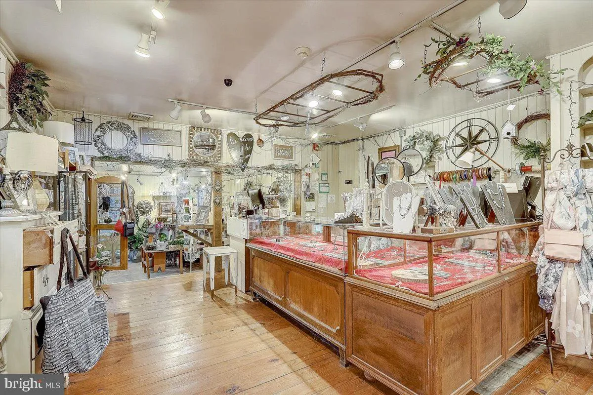 Dresher, Pennsylvania 19025, United States, 5 Bedrooms Bedrooms, ,2 BathroomsBathrooms,Residential,Active,83282