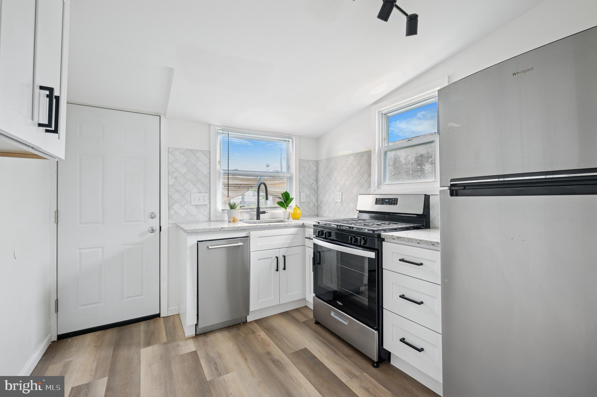 KENSINGTON - Residential