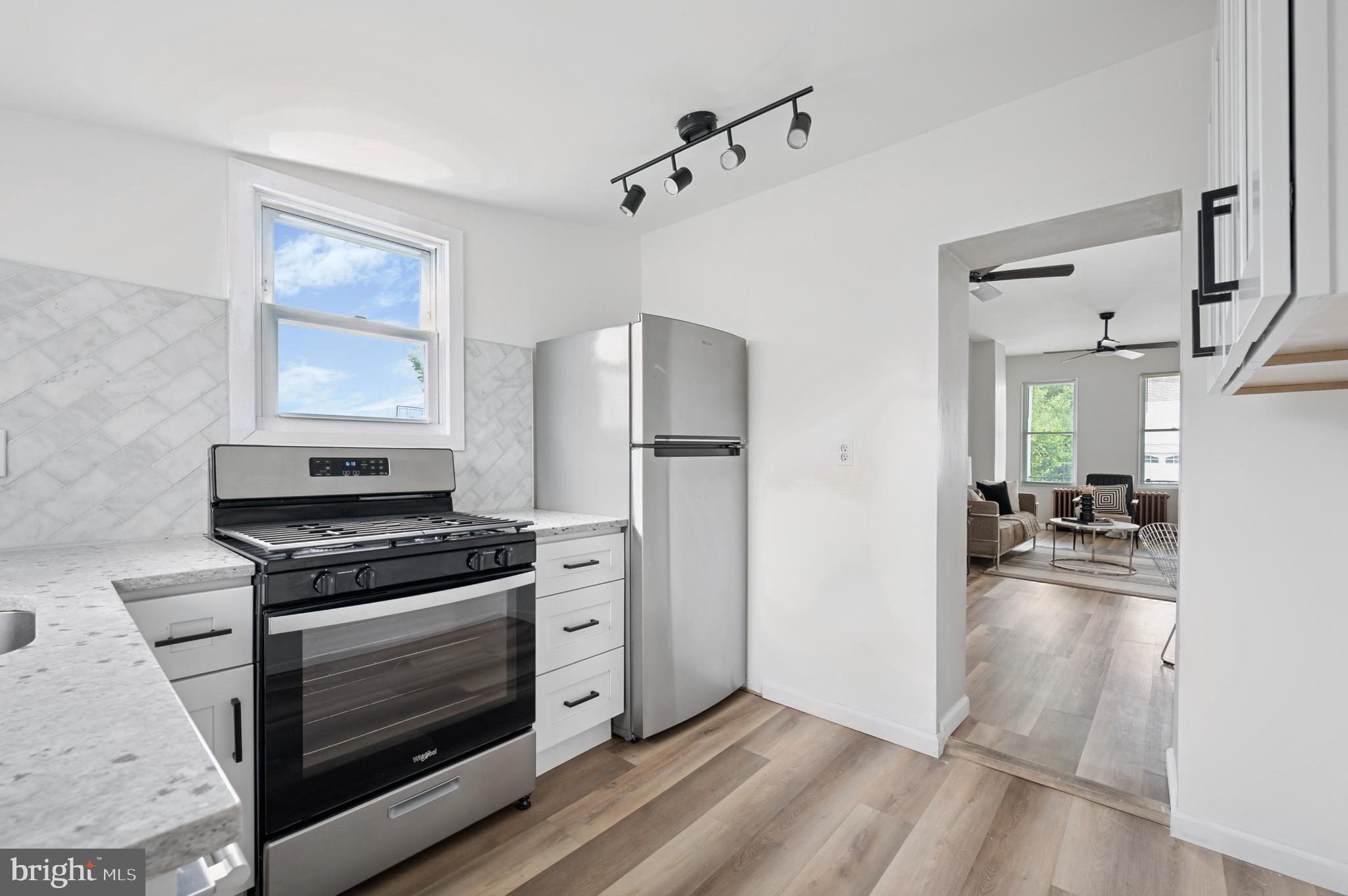 KENSINGTON - Residential