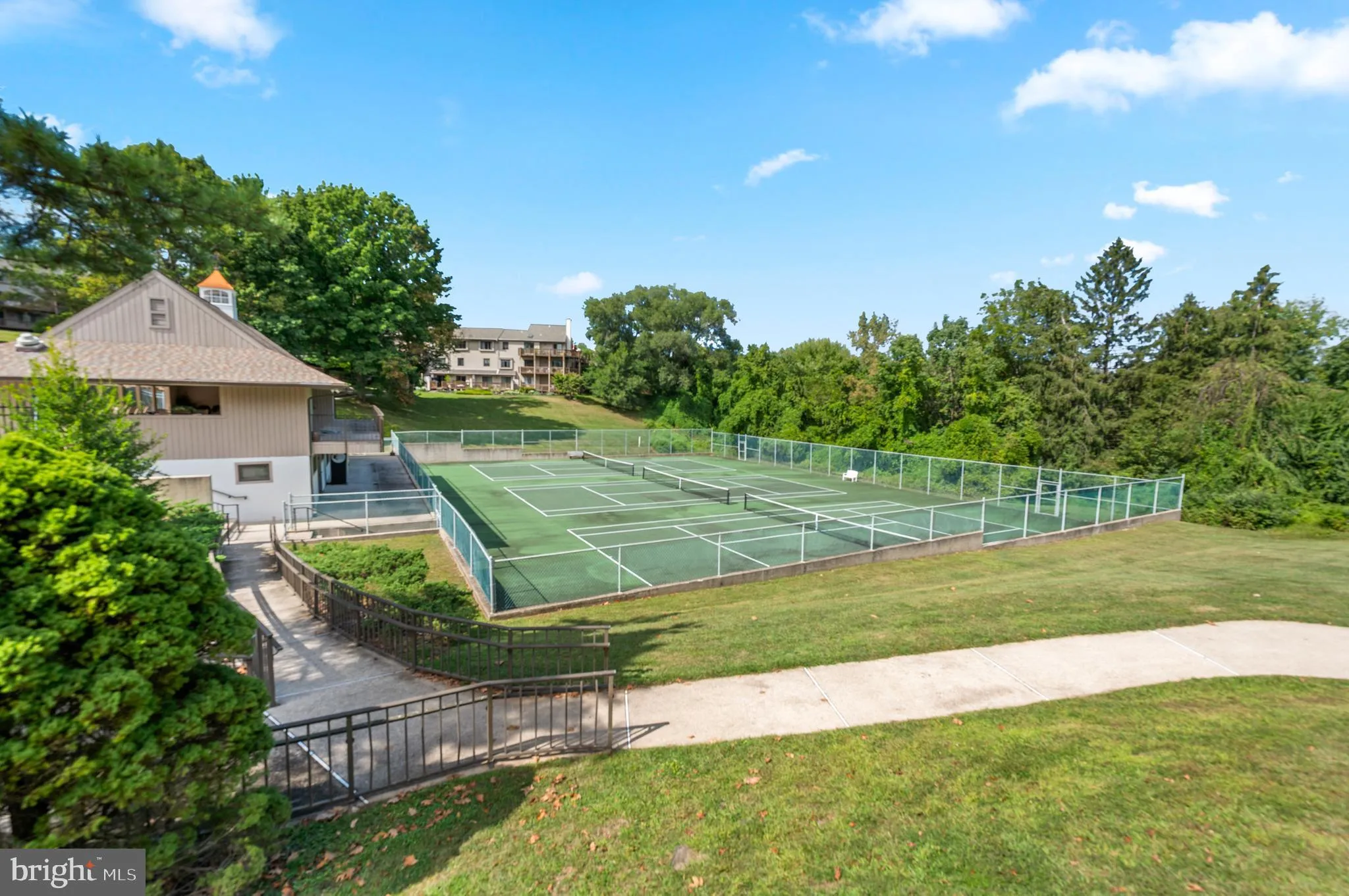 Newtown Square, Pennsylvania 19073, United States, 4 Bedrooms Bedrooms, ,5 BathroomsBathrooms,Residential,Contingent,208625