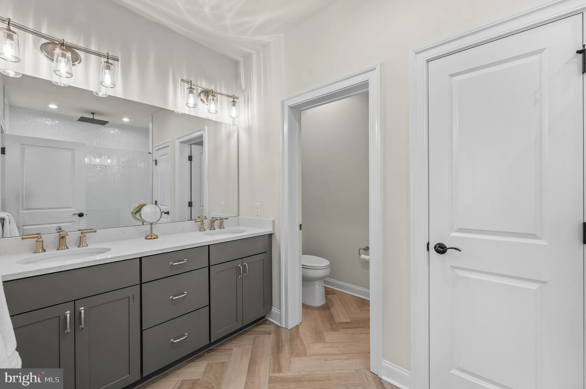 Newtown Square, Pennsylvania 19073, United States, 4 Bedrooms Bedrooms, ,5 BathroomsBathrooms,Residential,Contingent,208625