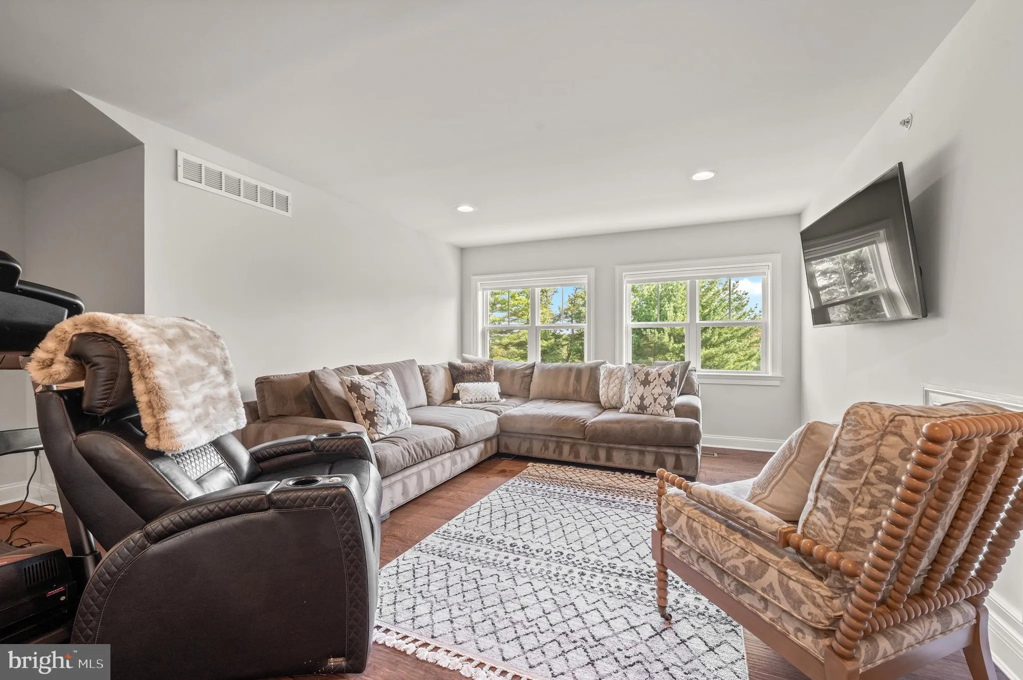 Newtown Square, Pennsylvania 19073, United States, 4 Bedrooms Bedrooms, ,5 BathroomsBathrooms,Residential,Contingent,208625