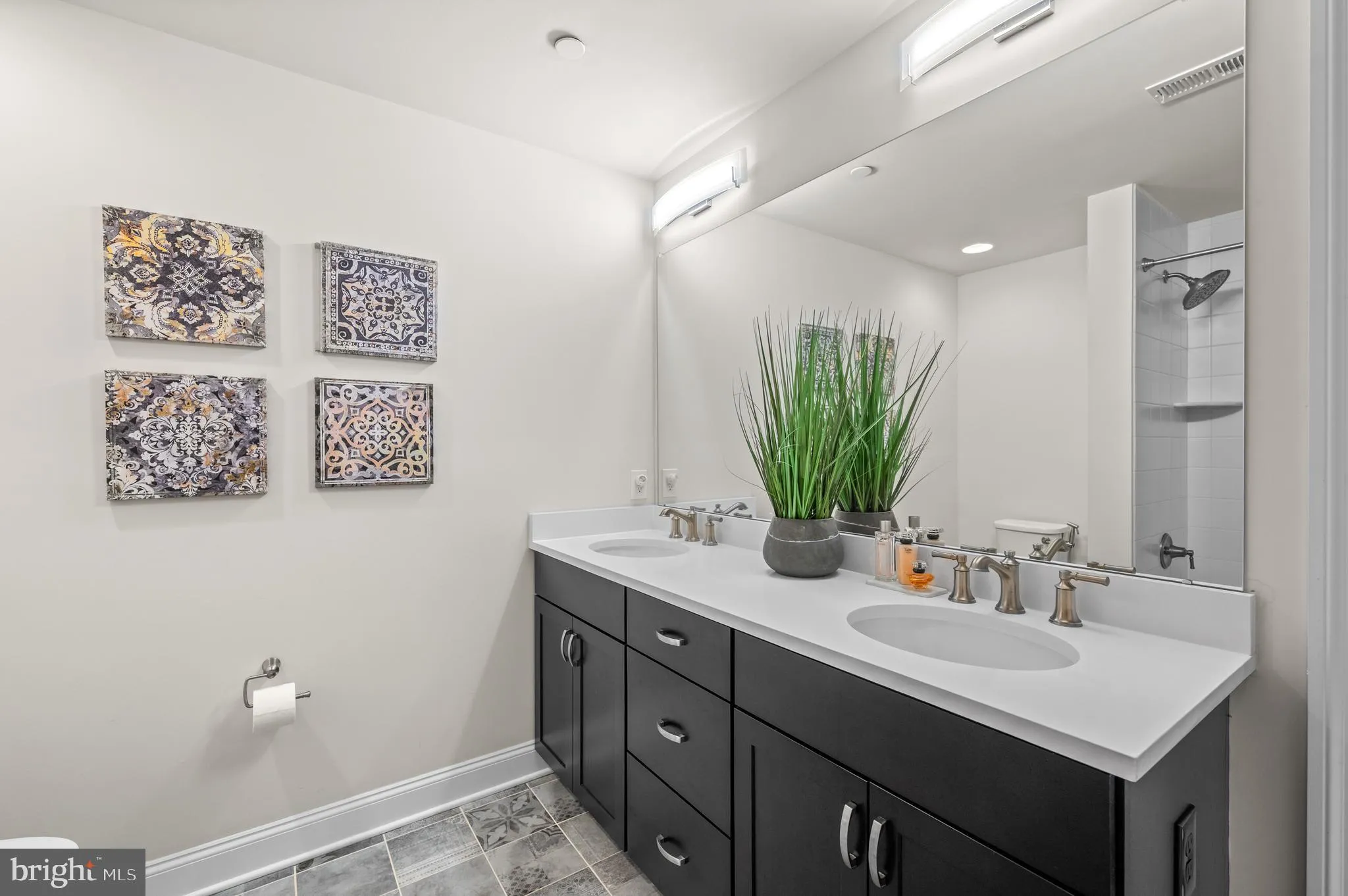 Newtown Square, Pennsylvania 19073, United States, 4 Bedrooms Bedrooms, ,5 BathroomsBathrooms,Residential,Contingent,208625