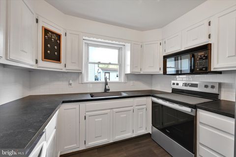 261 W POPLAR STREET FLEETWOOD PA 19522