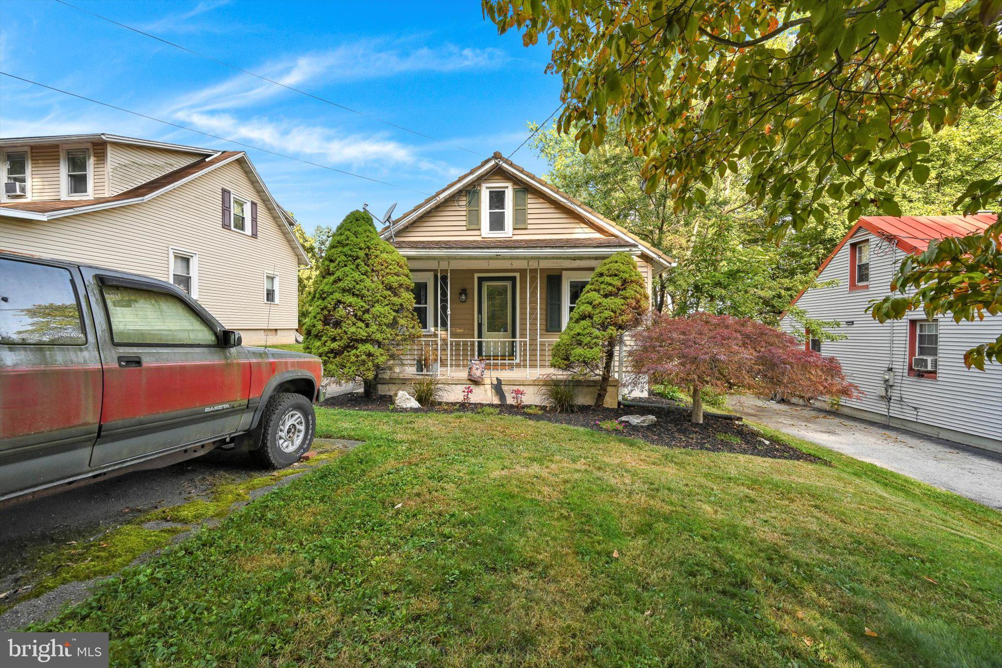261 W POPLAR STREET