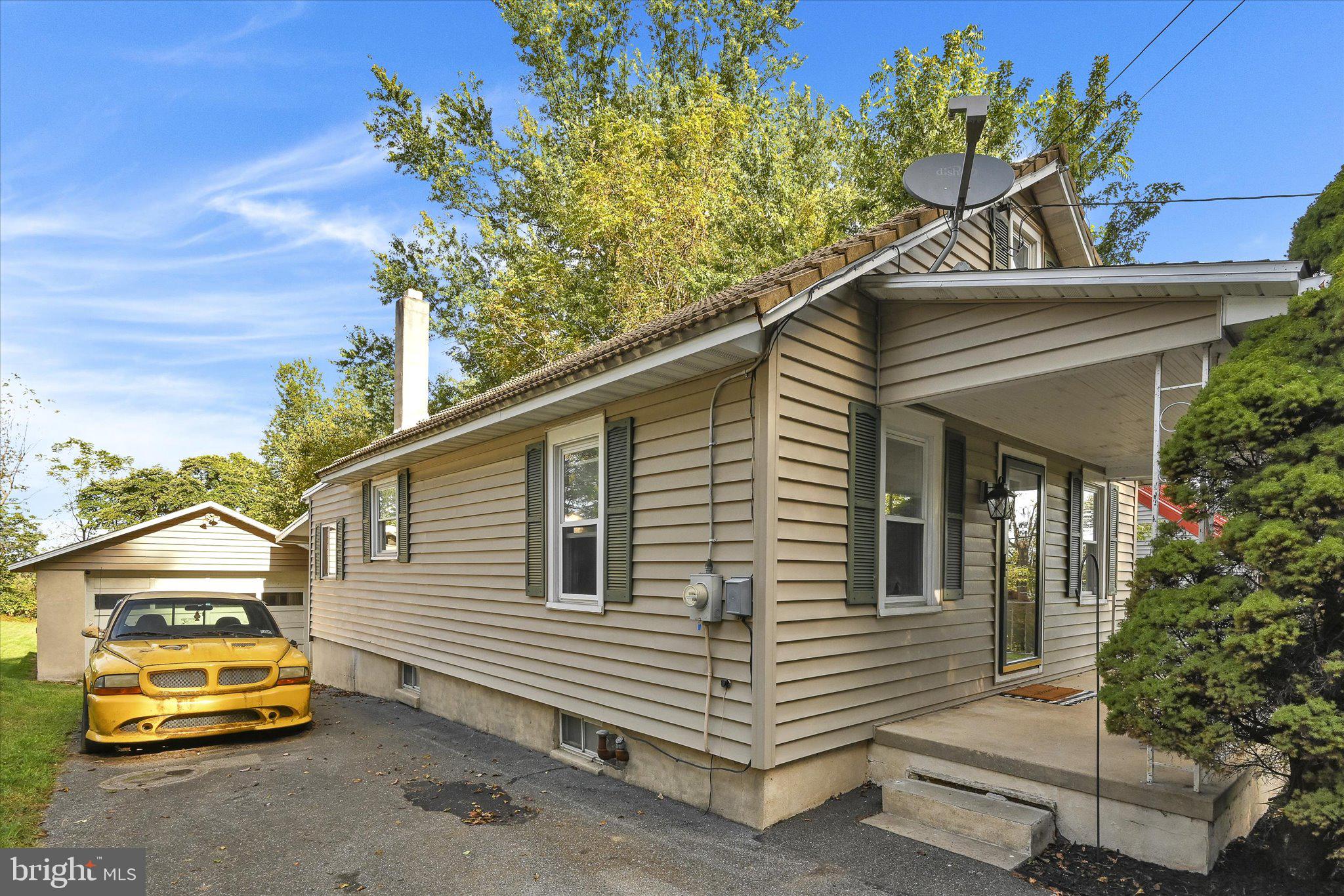 261 W POPLAR STREET