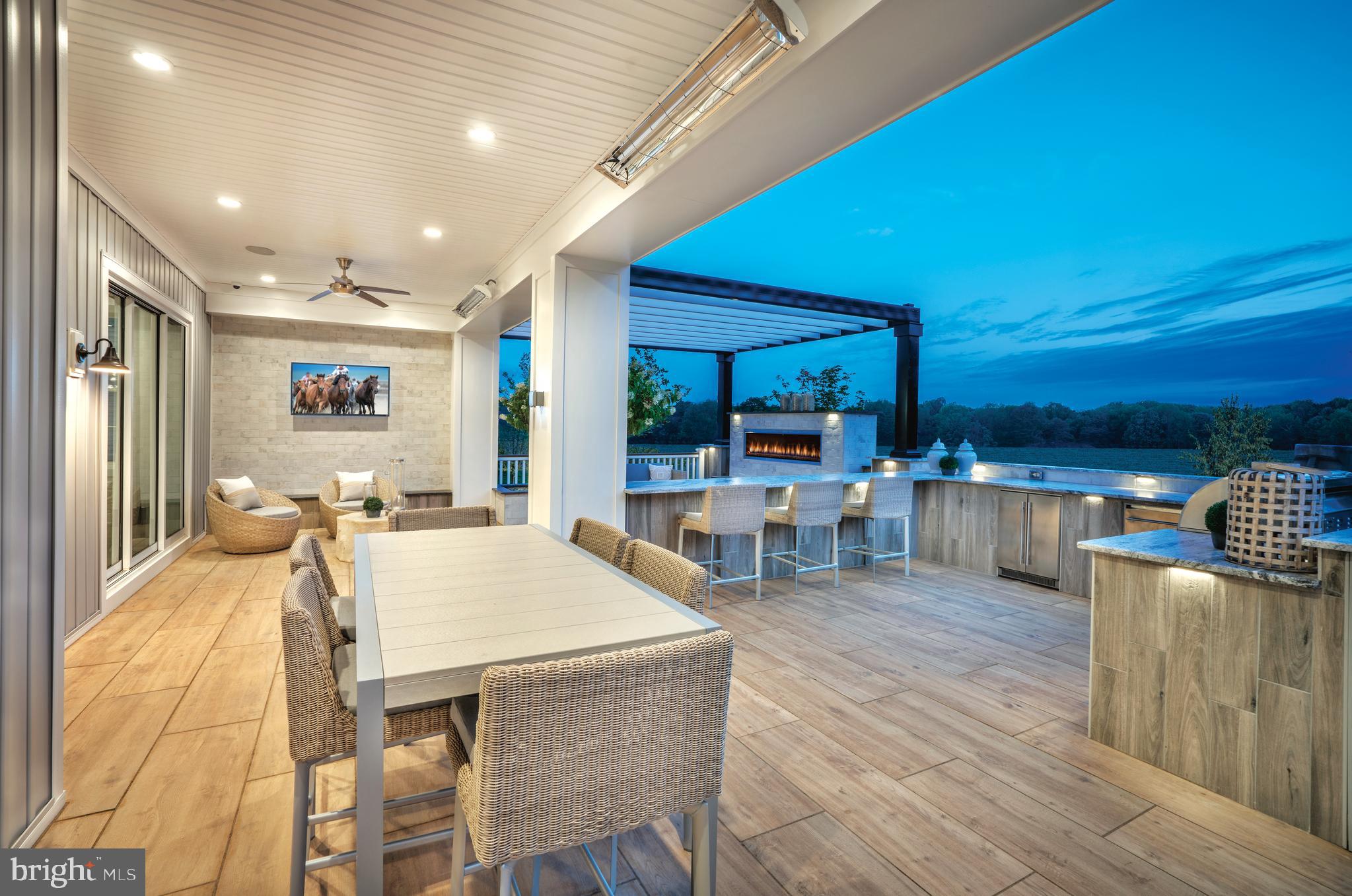 ENCLAVE AT THE PROMENADE - Residential
