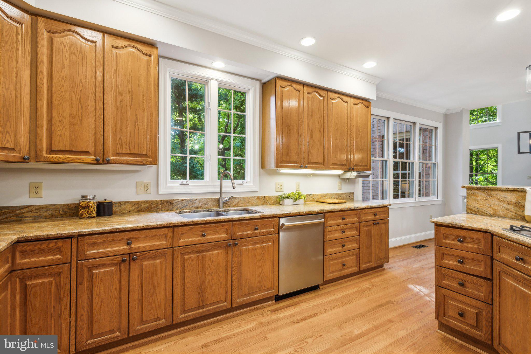 DIVINE LANDING - Residential