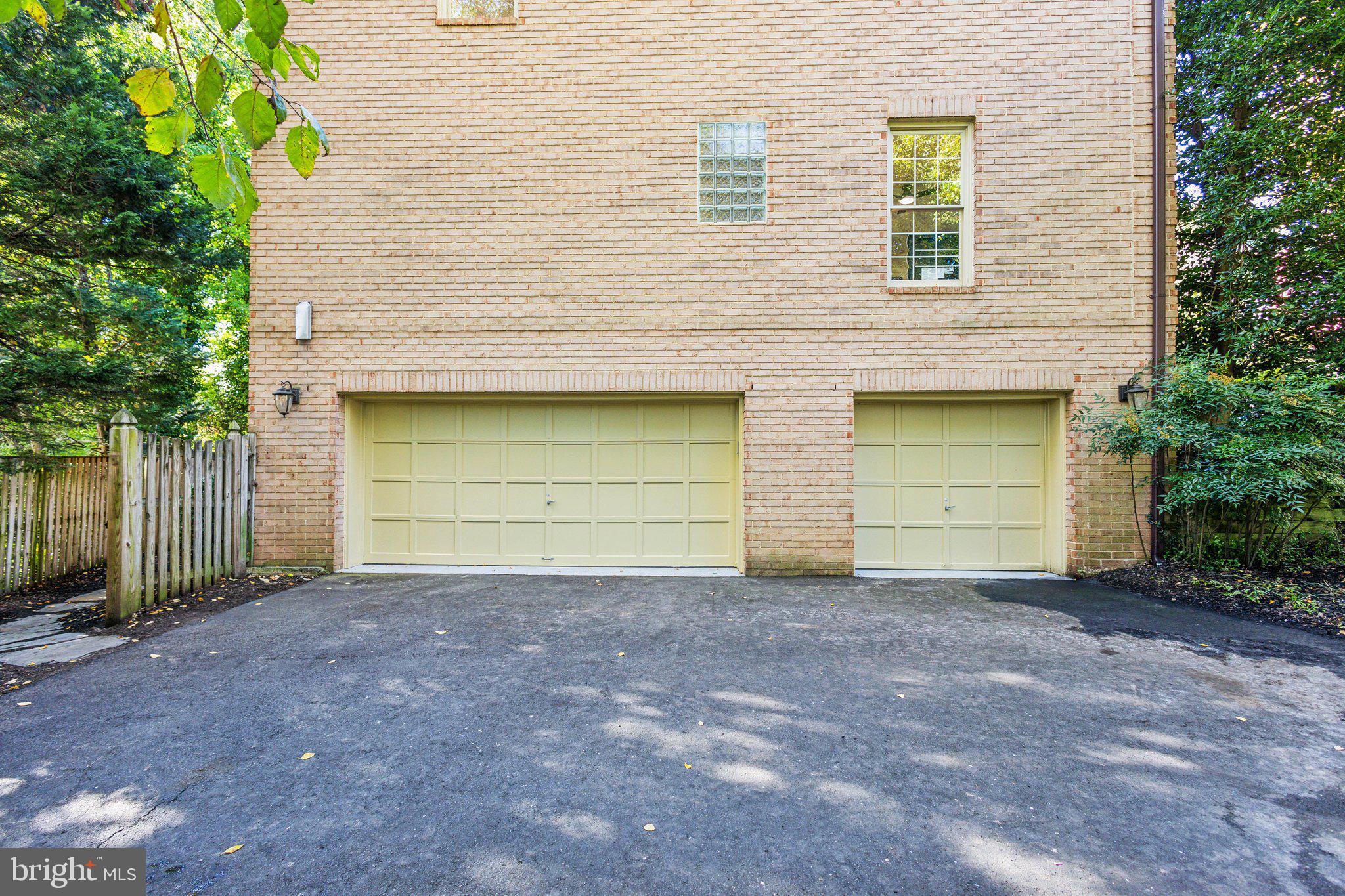 DIVINE LANDING - Residential