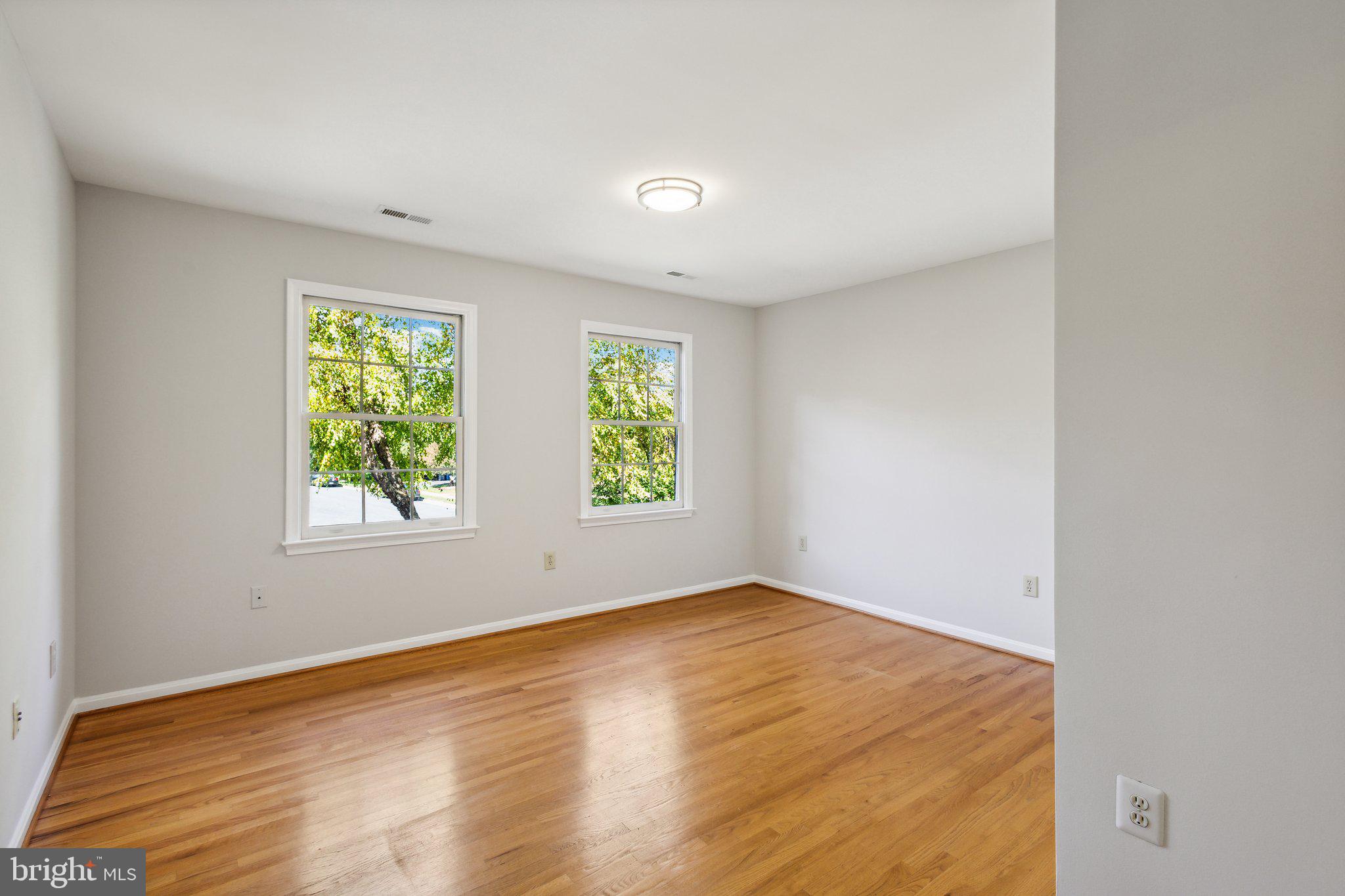 DIVINE LANDING - Residential