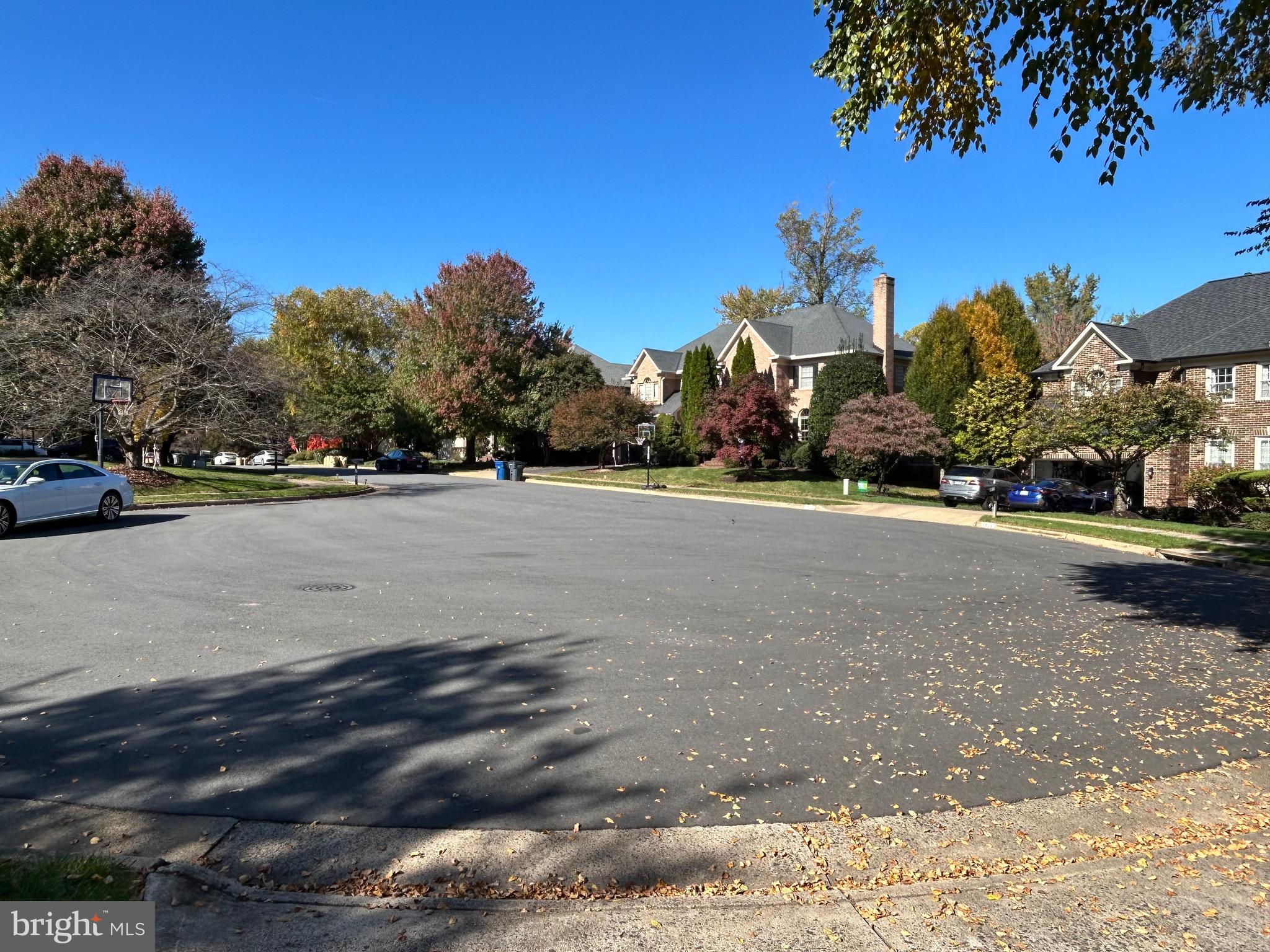 DIVINE LANDING - Residential